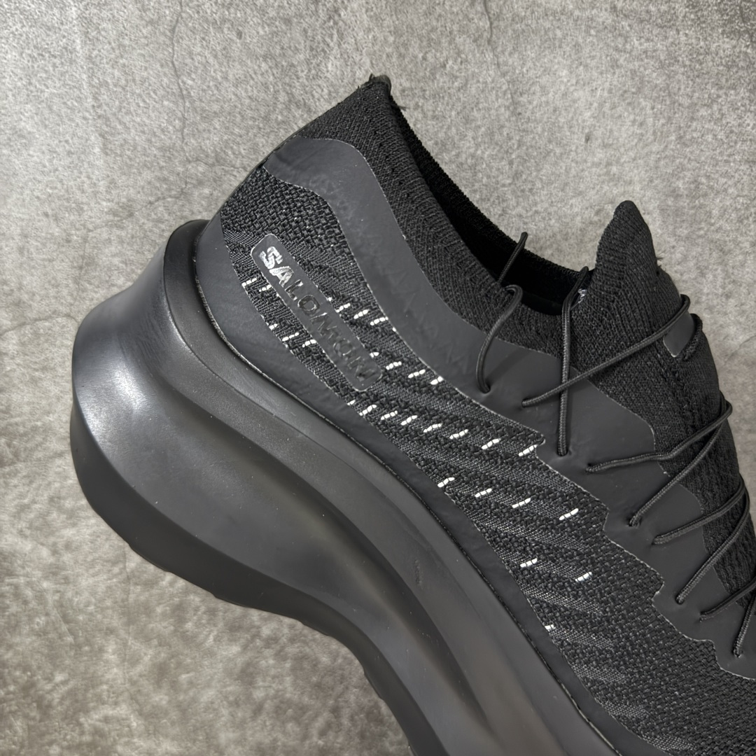 图片[7]-【公司级】CDG x Salomon 萨洛蒙 联名款XT-6 系列 玛丽珍厚底 休闲 运动鞋 原版购入开发 做货 独立私模 原材料打造 一比一原版细节 延续品牌设计基因，融合简约的设计和实用的技术性 联名鞋款依旧是黑白简约配色，鞋身上的品牌字样也体现出极简主义的设计风格 搭配Contagrip 橡胶厚底鞋底设计，重新演绎的鞋面部分则以Pulsar Advanced袜套式轮廓替换了之前抽绳鞋带 并饰有网眼、抗撕裂材质鞋面、防水胶条以及尼龙拉环等细节 面料： 原版定制进口科技面料 内里： 原版进口透气网里 大底： 原版开模超轻发泡材质 底厚： 6.5CM 尺码：35-40-选品中心