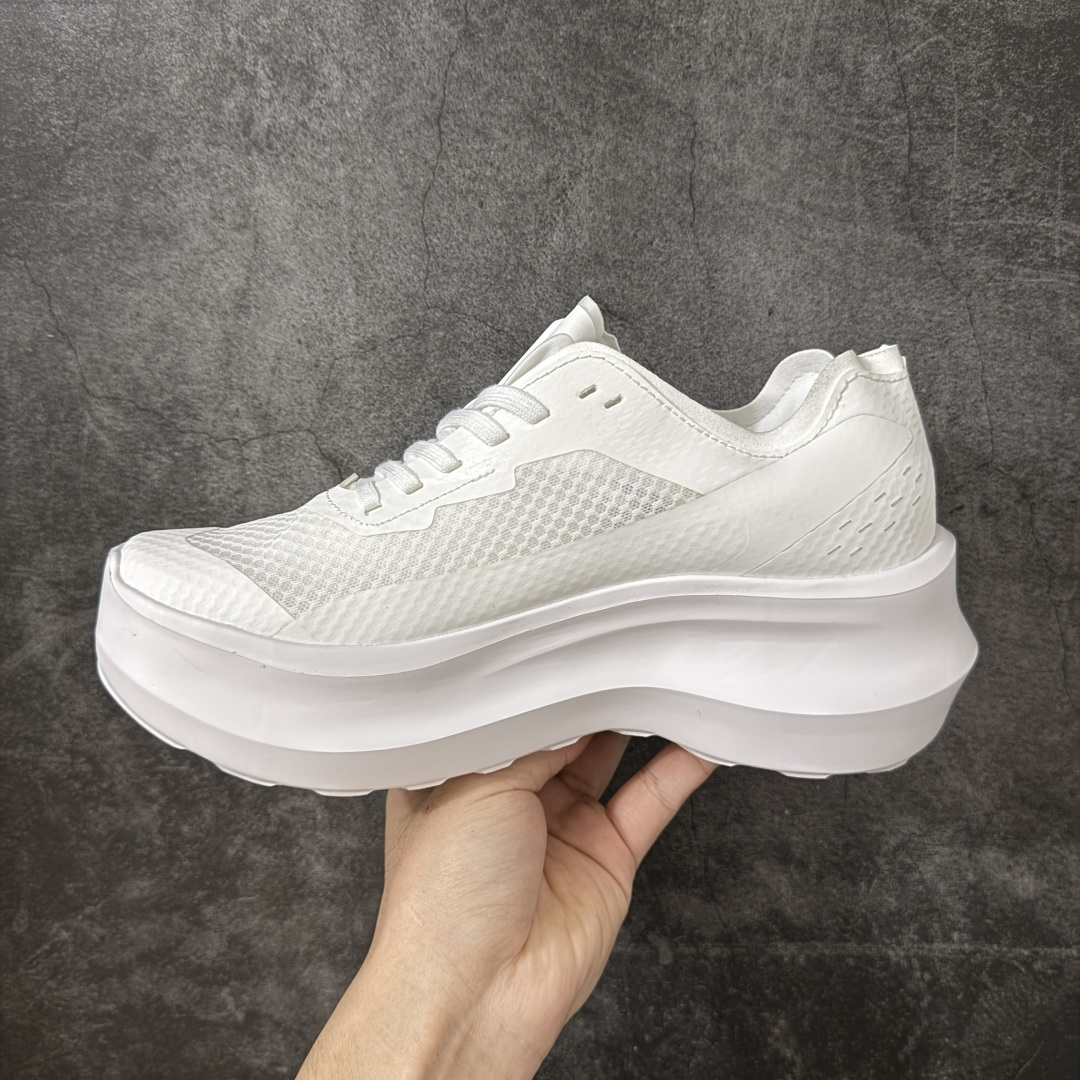 图片[2]-【公司级】CDG x Salomon 萨洛蒙 联名款XT-6 系列 玛丽珍厚底 休闲 运动鞋 原版购入开发 做货 独立私模 原材料打造 一比一原版细节 延续品牌设计基因，融合简约的设计和实用的技术性 联名鞋款依旧是黑白简约配色，鞋身上的品牌字样也体现出极简主义的设计风格 搭配Contagrip 橡胶厚底鞋底设计，重新演绎的鞋面部分则以Pulsar Advanced袜套式轮廓替换了之前抽绳鞋带 并饰有网眼、抗撕裂材质鞋面、防水胶条以及尼龙拉环等细节 面料： 原版定制进口科技面料 内里： 原版进口透气网里 大底： 原版开模超轻发泡材质 底厚： 6.5CM 尺码：35-40-选品中心