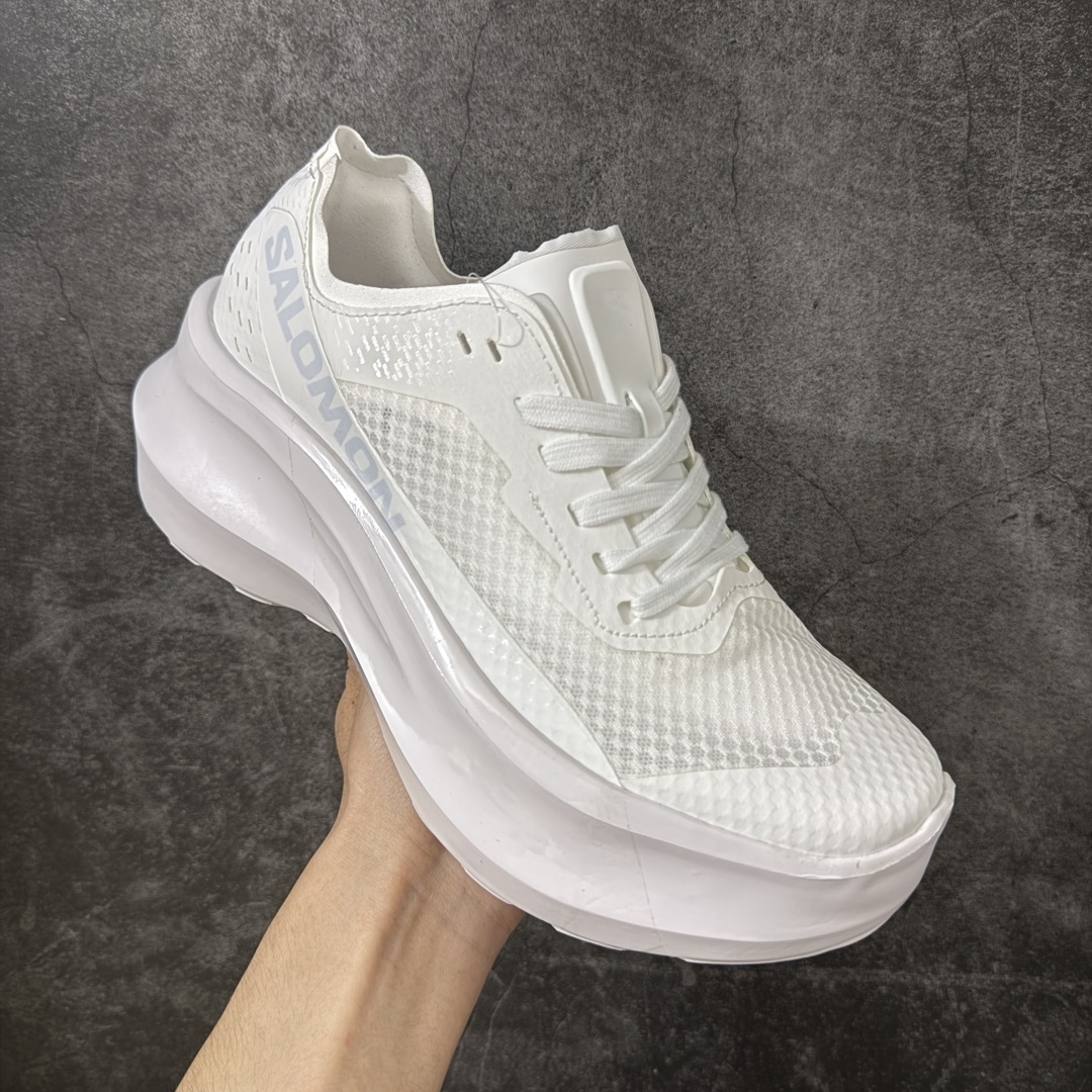 图片[3]-【公司级】CDG x Salomon 萨洛蒙 联名款XT-6 系列 玛丽珍厚底 休闲 运动鞋 原版购入开发 做货 独立私模 原材料打造 一比一原版细节 延续品牌设计基因，融合简约的设计和实用的技术性 联名鞋款依旧是黑白简约配色，鞋身上的品牌字样也体现出极简主义的设计风格 搭配Contagrip 橡胶厚底鞋底设计，重新演绎的鞋面部分则以Pulsar Advanced袜套式轮廓替换了之前抽绳鞋带 并饰有网眼、抗撕裂材质鞋面、防水胶条以及尼龙拉环等细节 面料： 原版定制进口科技面料 内里： 原版进口透气网里 大底： 原版开模超轻发泡材质 底厚： 6.5CM 尺码：35-40-选品中心