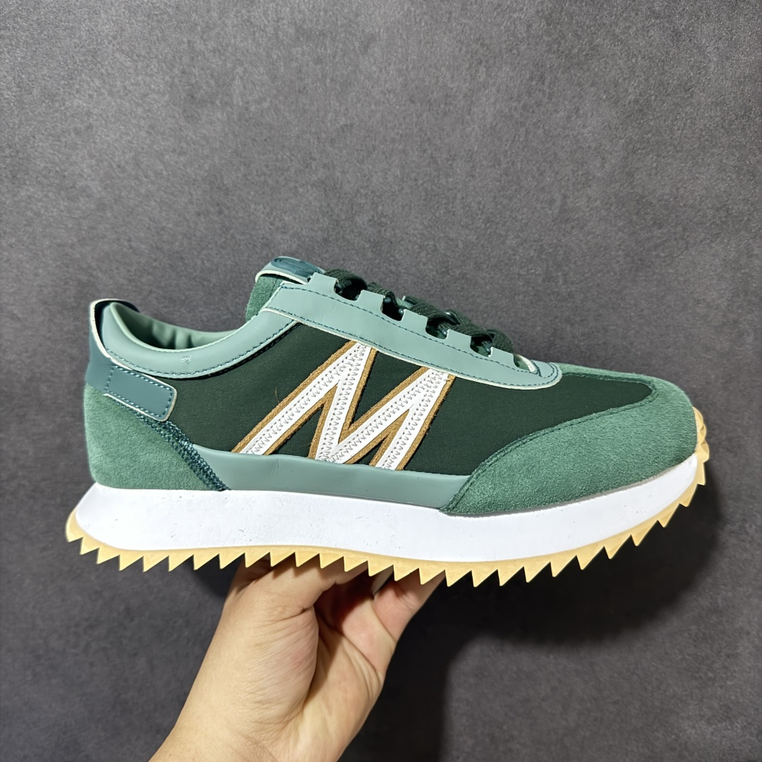 【公司级】盟可睐(蒙口)Moncler Pacey Low Sneaker 佩西系列低帮轻量户外登山运动鞋 #配置天地盖礼盒 #采用防撕裂牛津布组合翻毛皮饰片鞋面材质 #配置缓震OrthoLite(欧索莱)透气吸汗鞋垫 #双层EVA缓震材料中底 #外置锯齿防滑橡胶鞋底 尺码：36 37 38 39 40 41 42 43 44 45-选品中心