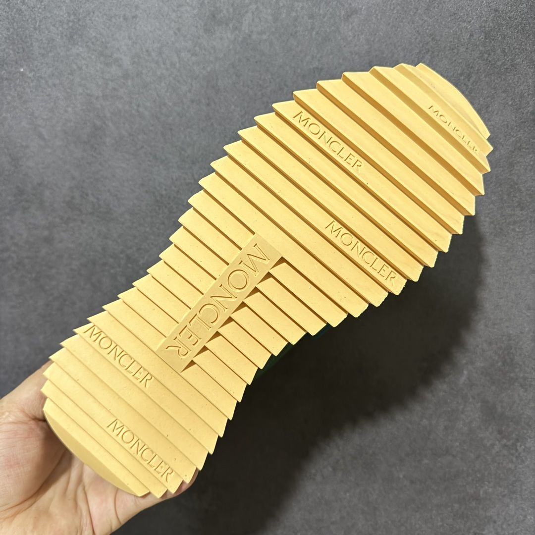 图片[9]-【公司级】盟可睐(蒙口)Moncler Pacey Low Sneaker 佩西系列低帮轻量户外登山运动鞋 #配置天地盖礼盒 #采用防撕裂牛津布组合翻毛皮饰片鞋面材质 #配置缓震OrthoLite(欧索莱)透气吸汗鞋垫 #双层EVA缓震材料中底 #外置锯齿防滑橡胶鞋底 尺码：36 37 38 39 40 41 42 43 44 45-选品中心