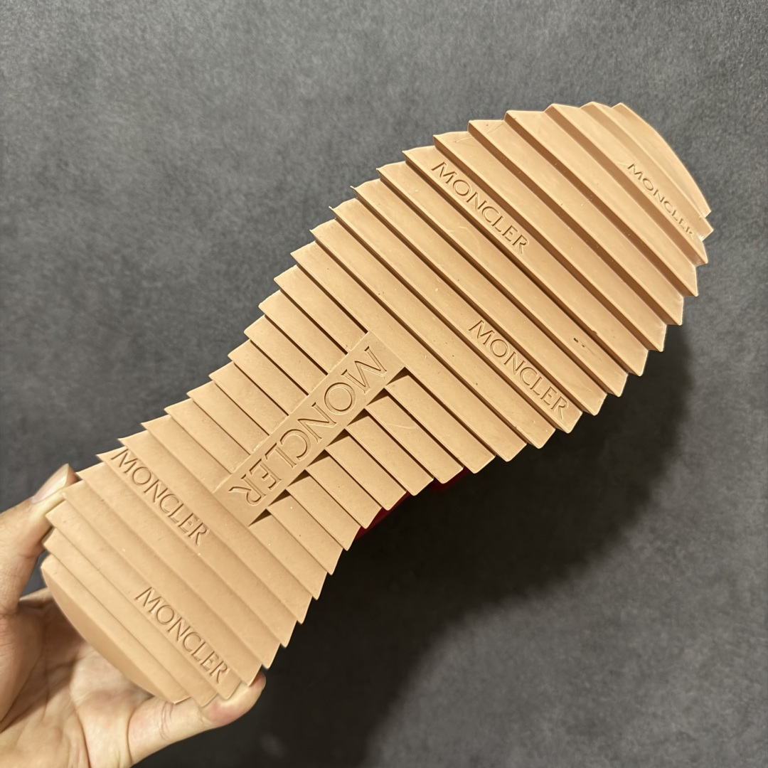 图片[9]-【公司级】盟可睐(蒙口)Moncler Pacey Low Sneaker 佩西系列低帮轻量户外登山运动鞋 #配置天地盖礼盒 #采用防撕裂牛津布组合翻毛皮饰片鞋面材质 #配置缓震OrthoLite(欧索莱)透气吸汗鞋垫 #双层EVA缓震材料中底 #外置锯齿防滑橡胶鞋底 尺码：36 37 38 39 40 41 42 43 44 45-选品中心