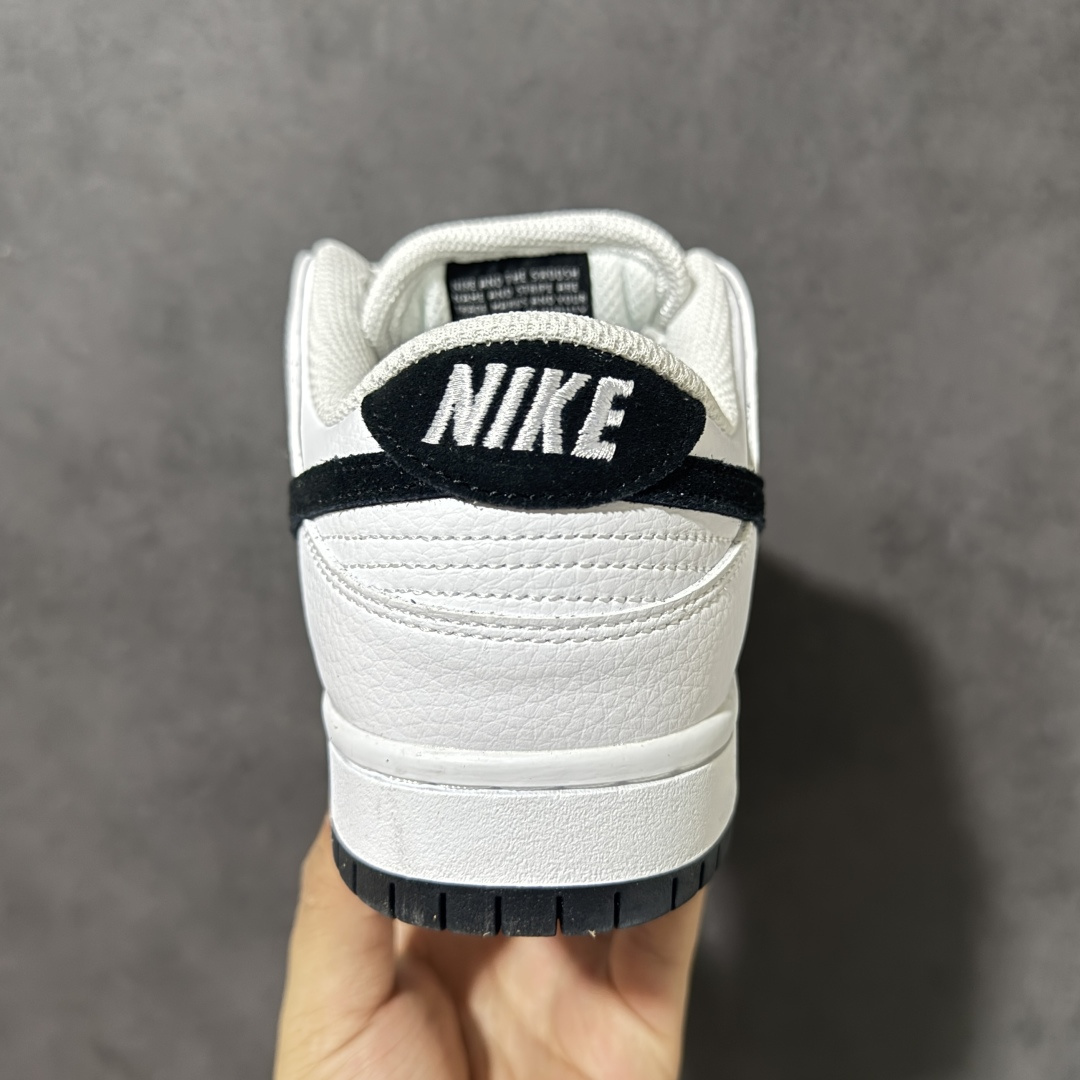 图片[4]-【YC版本】耐克 Nike SB Dunk Low Friendship Knot 定制Dunk SB顾名思义，具有经典的Dunk血缘，又注入了更多的时尚元素。相较于普通的Dunk滑板鞋，改良版的Dunk SB加厚了鞋舌的填充，使舒适性大大提升，同时也更方便穿脱；中底部分则加入了脚感柔软舒适Zoom Air气垫，有效吸收滑板等极限运动在落地时带来的冲击力，为街头运动者们提供更好的保护 货号：HF3704-100 白黑熊猫 尺码：40 40.5 41 42 42.5 43 44 44.5 45 46-选品中心