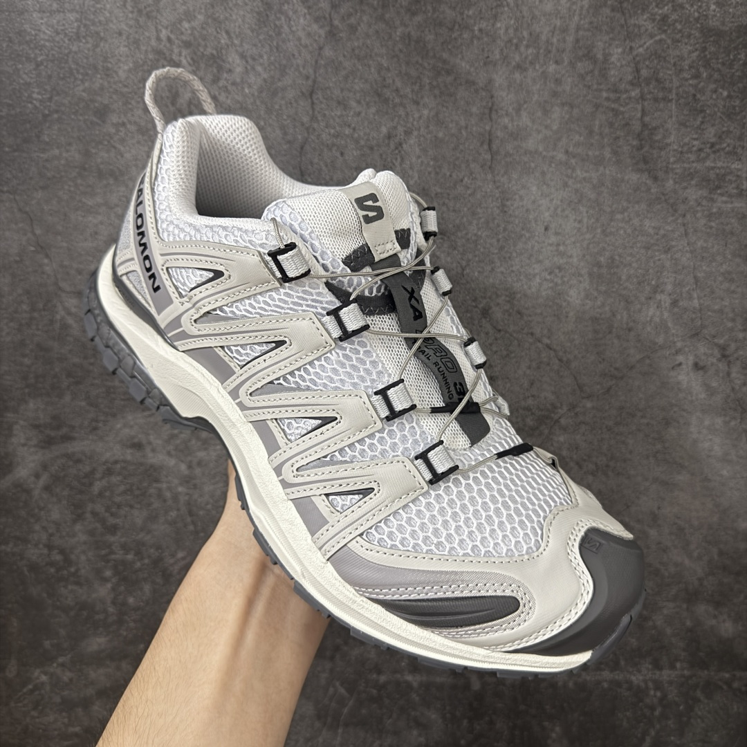 图片[3]-【绿x版】SALOMON XA Pro 3D ADV 萨洛蒙潮流越野机能户外功能鞋 灰白 492672新配色出货 纯原外贸平台特供订单 耗时半年巨作 全套原纸板楦头开发 原厂特供网布配套加持 确保原汁原味 完美呈现版型 原档数据独家私模五层组合大底 男女鞋同步官方开发至46.5 原装Ortholite轻量化鞋垫 中底布带钢印编号 原厂TPU锁扣 进口港宝加持 后跟自然饱满 还原公司包裹性 鞋面采用SENSIFT贴合技术 全方位贴合包裹脚型 鞋跟部鞋底牵引设计 提供强大的抓地性能 更适应野外崎岖不平的道路 其3D ADVANCED CHASSIS底盘 材料轻量大化 钉齿设计更具稳定性 防护性 鞋底易磨损区运用CONTAGRIP高耐磨材料 应对城市硬质路面长距离跑考验 尺码：36 36.5 37.5 38 38.5 39 40 40.5 41 42 42.5 43 44 44.5 45 46 46.5-选品中心