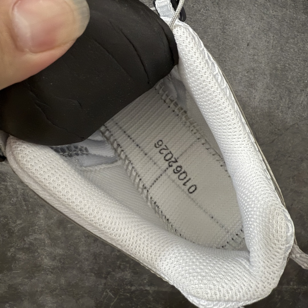 图片[8]-【绿x版】SALOMON XA Pro 3D ADV 萨洛蒙潮流越野机能户外功能鞋 灰白 492672新配色出货 纯原外贸平台特供订单 耗时半年巨作 全套原纸板楦头开发 原厂特供网布配套加持 确保原汁原味 完美呈现版型 原档数据独家私模五层组合大底 男女鞋同步官方开发至46.5 原装Ortholite轻量化鞋垫 中底布带钢印编号 原厂TPU锁扣 进口港宝加持 后跟自然饱满 还原公司包裹性 鞋面采用SENSIFT贴合技术 全方位贴合包裹脚型 鞋跟部鞋底牵引设计 提供强大的抓地性能 更适应野外崎岖不平的道路 其3D ADVANCED CHASSIS底盘 材料轻量大化 钉齿设计更具稳定性 防护性 鞋底易磨损区运用CONTAGRIP高耐磨材料 应对城市硬质路面长距离跑考验 尺码：36 36.5 37.5 38 38.5 39 40 40.5 41 42 42.5 43 44 44.5 45 46 46.5-选品中心