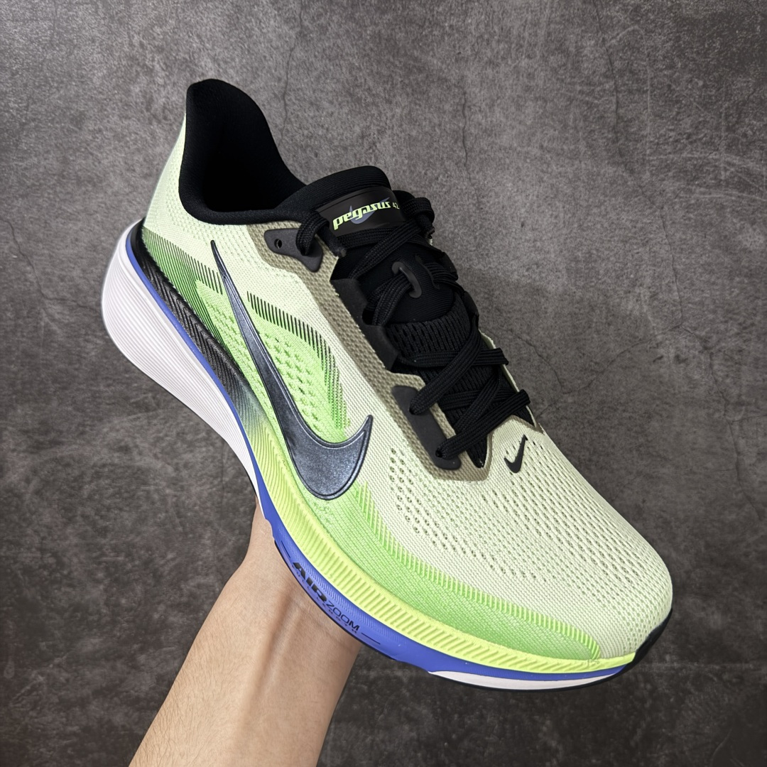 图片[3]-【XE纯原】Nike Air Zoom Pegasus 42 登月42代超级飞马系列马拉松跑步鞋 IB1873-702 平台专供 充正品质 之前未流通市场版本 内里嵌入定型海绵 中底搭载前Zoom+全掌React配置 全部原鞋开发打造 所有细节全部同步原版 全新一代拥有 Zoom Air 一如既往的稳定感和流畅感 鞋面采用工程网眼设计 为特定高热区域营造出色透气性 进一步增加鞋面的穿孔数量 让足部能够快速散热 中足搭配 Flywire 飞线 在高速运动时营造舒适稳定的贴合感 内置Zoon气垫加持 动力十足！ 尺码： 39-48.5-选品中心