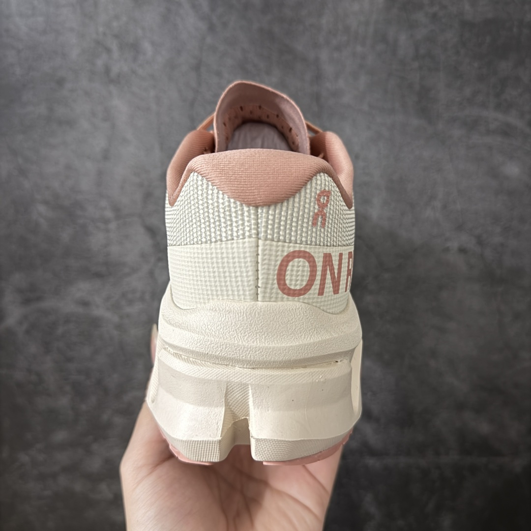 图片[4]-【公司级】On昂跑 Cloudmonster 小怪兽3 舒适防滑耐磨 休闲运动跑鞋 该款 Cloudmonster 的与众不同的全新“趣怪”风格，显而易见！延续怪兽级性能依旧搭载了大体积的 Cloud Tec 鞋底科技的性能更明显的摇椅圆弧轮廓让步代轻松发挥迈进地淋漓尽致，带来更强的回弹感！更好地推进你向前的每一步，尽享舒适度，由再生材质打造的柔软鞋垫和鞋面确保出色的透气性，将舒适度提升至新高，为你跑完轻松的5公里或费力的20公里提供理想助力，怪兽般的外形和妙趣的畅跑背后是强大的性能表现！ 货号：3MG10061436 尺码：36-45-选品中心