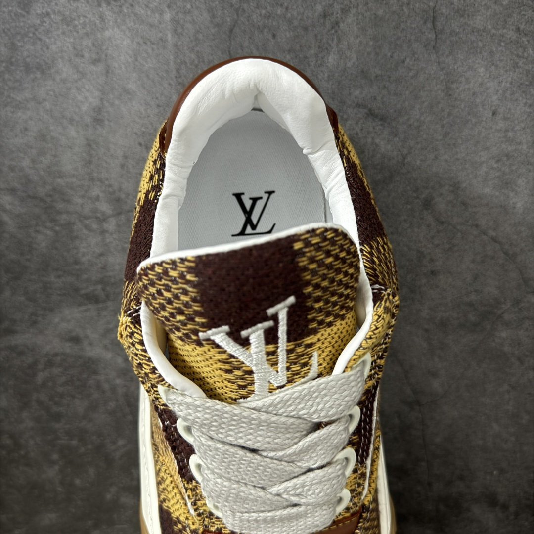 图片[8]-【广东礼盒版】广LOUIS VUITTON Tilted 系列｜2026 早春全新上架 LV 路易威登 Tilted Low Sneakers 倾斜系列低帮复古休闲运动板鞋 男鞋｜广东原产｜市售顶级）版本 ✦ 升级原楦型开发纸版，鞋型更立体更正 ✦ Monogram 丹宁布鞋面，质感高级耐看 ✦ 鞋垫嵌入EVA软脚感物料，回弹舒适 ✦ 后跟耐弯折滴塑支撑片，稳定不塌 ✦ 全新开发TPR光泽组合隔色鞋底 ✦ LV组合 TPU 生胶底结构，行走稳、耐磨强 ✦ 原版购入开发 ✦ 厚实抽屉式礼品鞋盒 ✦ 原装包装说明书＋防尘布袋 ✦ 附送官方快递加固牛皮纸外盒 法国巴黎百年奢侈品牌 LOUIS VUITTON 路易威登 尺码：39 40 41 42 43 44 45-选品中心