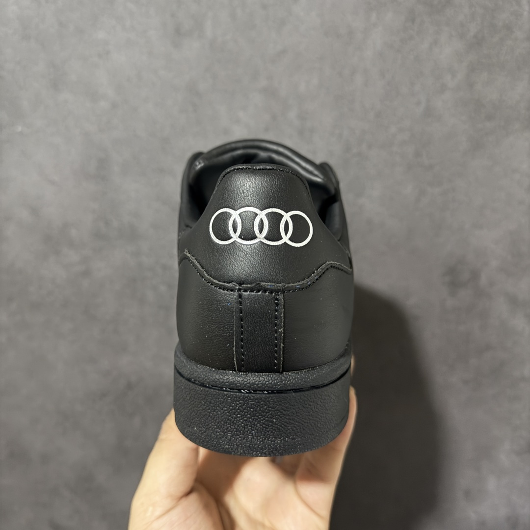 图片[4]-【公司级】奥迪联名黑镭射 Adidas Original Superstar 2 阿迪达斯 低帮 男女同款 贝壳头2代防滑耐磨轻便低邦板鞋 鞋身整体以黑色皮革打造，搭配经典黑色贝壳头，鞋身两侧经典锯齿七彩反光三条杠Logo，后跟黑装饰片压印四环奥迪logo，最后以黑色大底完善整体设计收尾。整体时尚大方。 货号：KJ1228 尺码：35¹/₃ 36 36²/₃ 37¹/₃ 38 38²/₃ 39¹/₃ 40 40²/₃ 41¹/₃ 42 42²/₃ 43¹/₃ 44 44²/₃ 45¹/₃-选品中心
