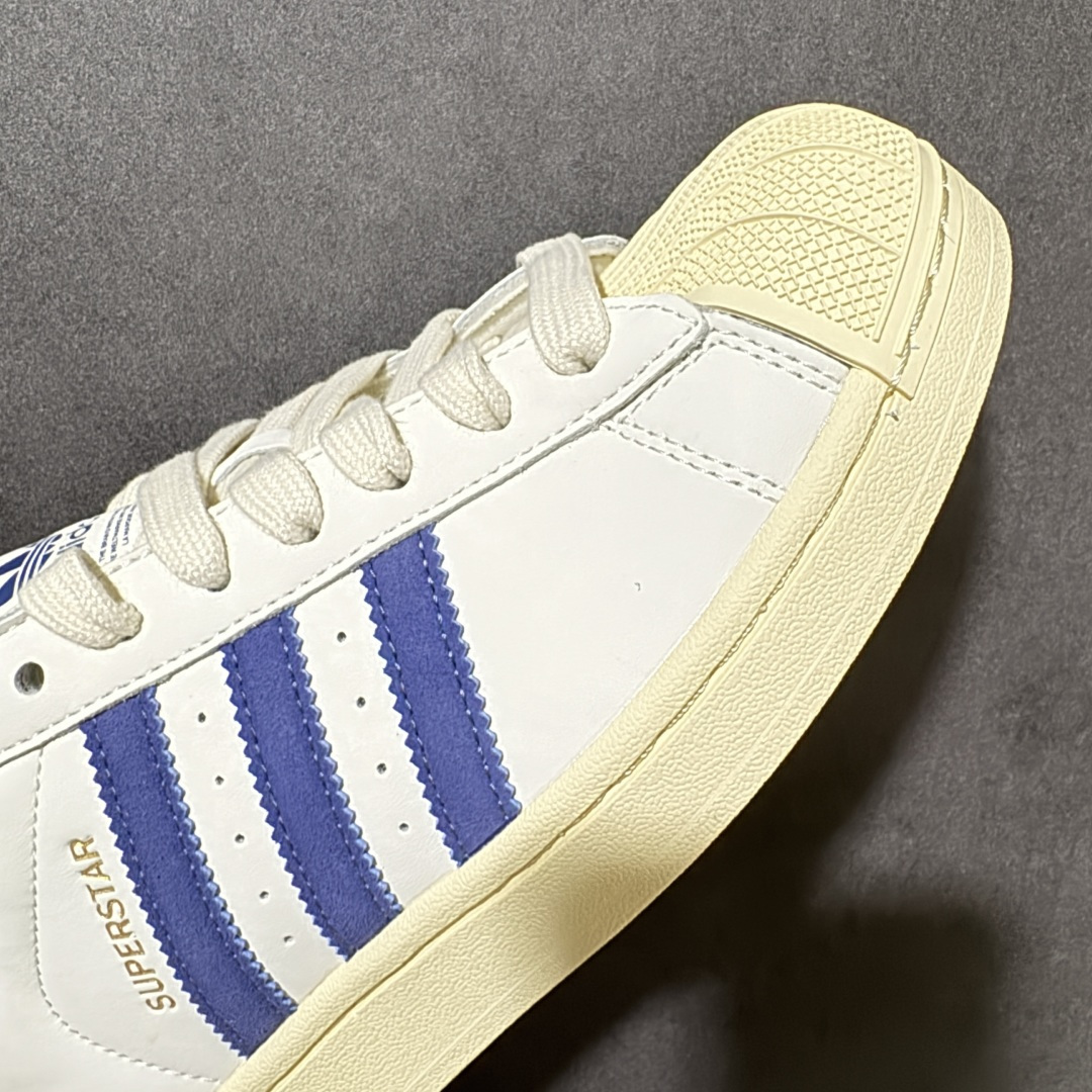 图片[8]-【公司级】Adidas Original Superstar 2 阿迪达斯 低帮 男女同款 贝壳头2代防滑耐磨轻便低邦板鞋 鞋身整体以米色皮革打造，搭配经典米色贝壳头，鞋身两侧经典锯齿蓝色三条杠Logo，后跟蓝色装饰片压印logo，最后以米色大底完善整体设计收尾。整体时尚大方。 货号：KZ6732 尺码：35¹/₃ 36 36²/₃ 37¹/₃ 38 38²/₃ 39¹/₃ 40 40²/₃ 41¹/₃ 42 42²/₃ 43¹/₃ 44 44²/₃ 45¹/₃-选品中心