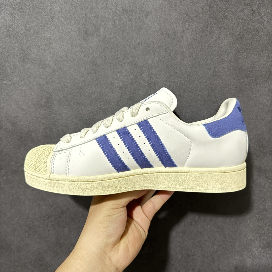 图片[2]-【公司级】Adidas Original Superstar 2 阿迪达斯 低帮 男女同款 贝壳头2代防滑耐磨轻便低邦板鞋 鞋身整体以米色皮革打造，搭配经典米色贝壳头，鞋身两侧经典锯齿蓝色三条杠Logo，后跟蓝色装饰片压印logo，最后以米色大底完善整体设计收尾。整体时尚大方。 货号：KZ6732 尺码：35¹/₃ 36 36²/₃ 37¹/₃ 38 38²/₃ 39¹/₃ 40 40²/₃ 41¹/₃ 42 42²/₃ 43¹/₃ 44 44²/₃ 45¹/₃-选品中心