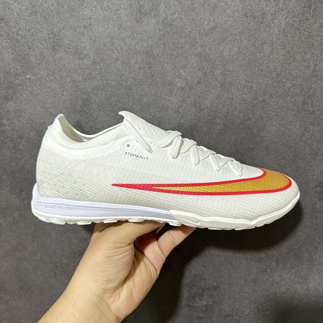 【公司级】NK Mercurial Vapor 17 Elite FG 刺客17轻量耐磨足球鞋 采用Flyknit+Gripknit+Atomknit组合鞋面，是历代最薄的Mercurial鞋面之一，干湿环境下都有出色控球，袜套式贴合、磨合周期短；升级的3/4长度Air Zoom气垫缓震，相比Vapor15覆盖面积更大，推进感更强 货号：FQ2608-309 尺码：36 37 38 39 40 41 42 43 44 45-选品中心