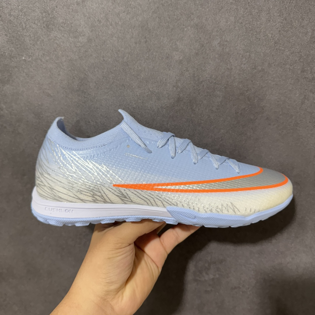 【公司级】NK Mercurial Vapor 17 Elite FG 刺客17轻量耐磨足球鞋 采用Flyknit+Gripknit+Atomknit组合鞋面，是历代最薄的Mercurial鞋面之一，干湿环境下都有出色控球，袜套式贴合、磨合周期短；升级的3/4长度Air Zoom气垫缓震，相比Vapor15覆盖面积更大，推进感更强 货号：HJ7326-616 尺码：36 37 38 39 40 41 42 43 44 45-选品中心