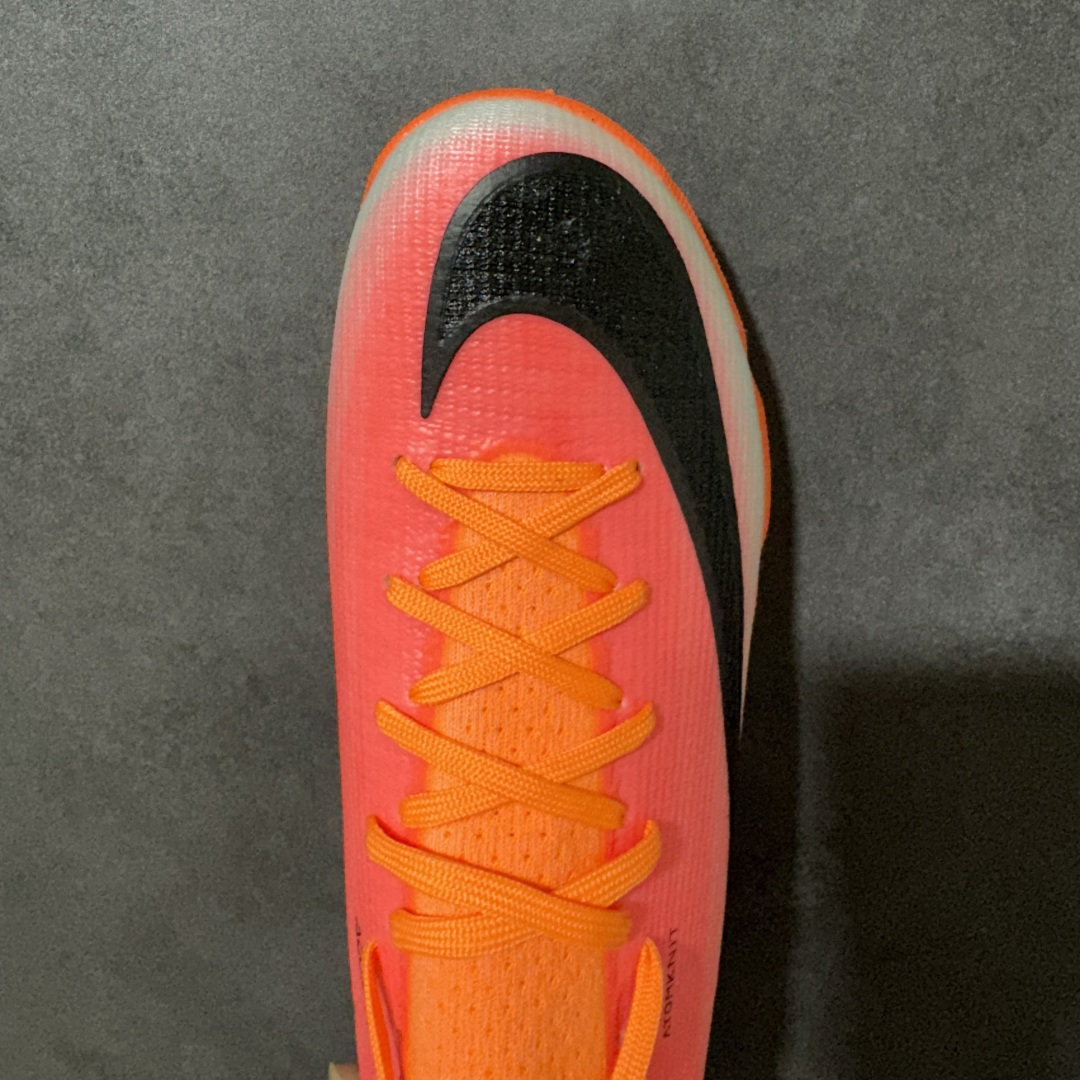 图片[5]-【公司级】NK Mercurial Vapor 17 Elite FG 刺客17轻量耐磨足球鞋 采用Flyknit+Gripknit+Atomknit组合鞋面，是历代最薄的Mercurial鞋面之一，干湿环境下都有出色控球，袜套式贴合、磨合周期短；升级的3/4长度Air Zoom气垫缓震，相比Vapor15覆盖面积更大，推进感更强 货号：FQ2608-305 尺码：36 37 38 39 40 41 42 43 44 45-选品中心