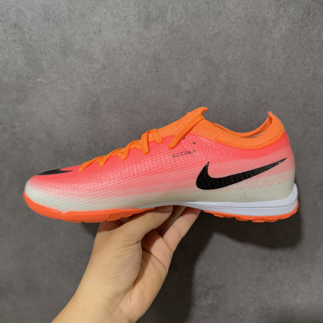 图片[2]-【公司级】NK Mercurial Vapor 17 Elite FG 刺客17轻量耐磨足球鞋 采用Flyknit+Gripknit+Atomknit组合鞋面，是历代最薄的Mercurial鞋面之一，干湿环境下都有出色控球，袜套式贴合、磨合周期短；升级的3/4长度Air Zoom气垫缓震，相比Vapor15覆盖面积更大，推进感更强 货号：FQ2608-305 尺码：36 37 38 39 40 41 42 43 44 45-选品中心