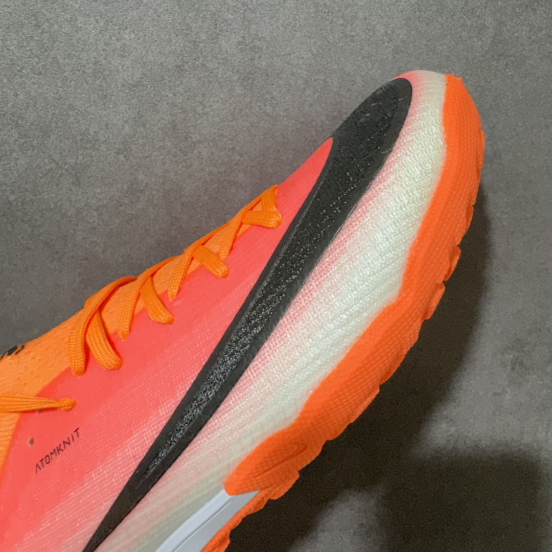 图片[8]-【公司级】NK Mercurial Vapor 17 Elite FG 刺客17轻量耐磨足球鞋 采用Flyknit+Gripknit+Atomknit组合鞋面，是历代最薄的Mercurial鞋面之一，干湿环境下都有出色控球，袜套式贴合、磨合周期短；升级的3/4长度Air Zoom气垫缓震，相比Vapor15覆盖面积更大，推进感更强 货号：FQ2608-305 尺码：36 37 38 39 40 41 42 43 44 45-选品中心