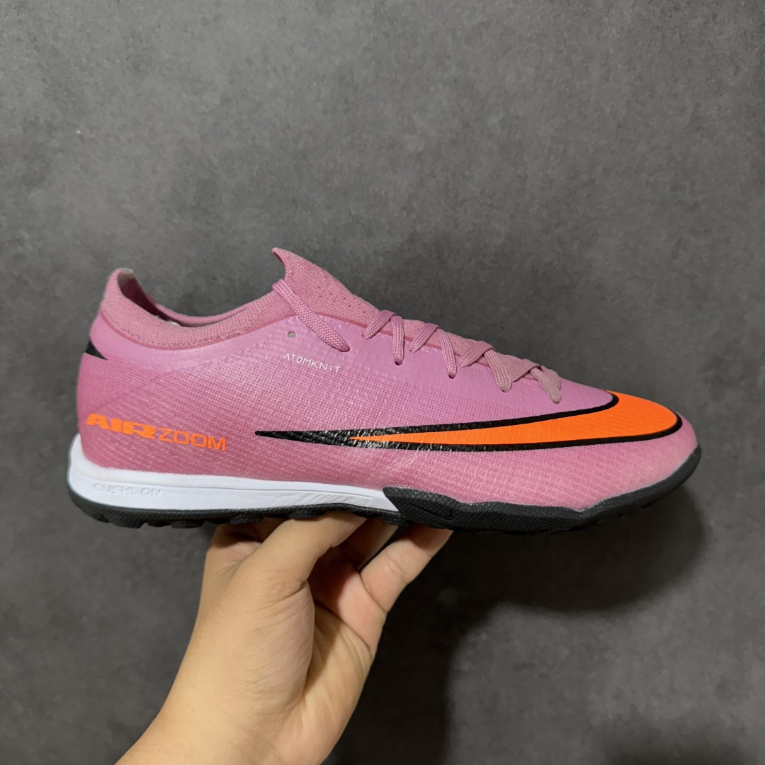 【公司级】NK Mercurial Vapor 17 Elite FG 刺客17轻量耐磨足球鞋 采用Flyknit+Gripknit+Atomknit组合鞋面，是历代最薄的Mercurial鞋面之一，干湿环境下都有出色控球，袜套式贴合、磨合周期短；升级的3/4长度Air Zoom气垫缓震，相比Vapor15覆盖面积更大，推进感更强 货号：HJ7326-618 尺码：36 37 38 39 40 41 42 43 44 45-选品中心