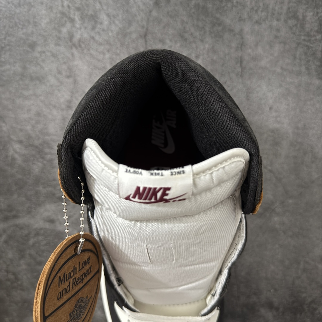 图片[8]-【KZ纯原】Air Jordan AJ1 Retro High 高帮 黑摩卡2.0 外贸特供批次 新配色不断更新开发 全套原纸板楦头开发 确保原汁原味 完美呈现一代版型 一比一鞋头弧度高度鞋身弧度 此版本只针对中端市场 细节品控鞋型随意秒杀市面同价位 鞋型完美 不臃肿别扭 头层皮料加持 用料绝不含糊 进口玻璃冲刀皮料裁剪零毛边 电脑针车工艺 超高鞋面清洁度 最高QC检验标准 控制溢胶瑕疵 原盒原配 飞翼3D高频深度立体 工艺方面大到整体鞋型 漏斗收腰 底线拉帮 LOGO立体程度 小到针眼排布 载片对称 冲孔效果 鞋标规范 鞋垫背胶等等 无一不是口碑收割 每双都是一个回头客 货号：DZ5485-201 尺码：36 36.5 37.5 38 38.5 39 40 40.5 41 42 42.5 43 44 44.5 45 46 47.5-选品中心