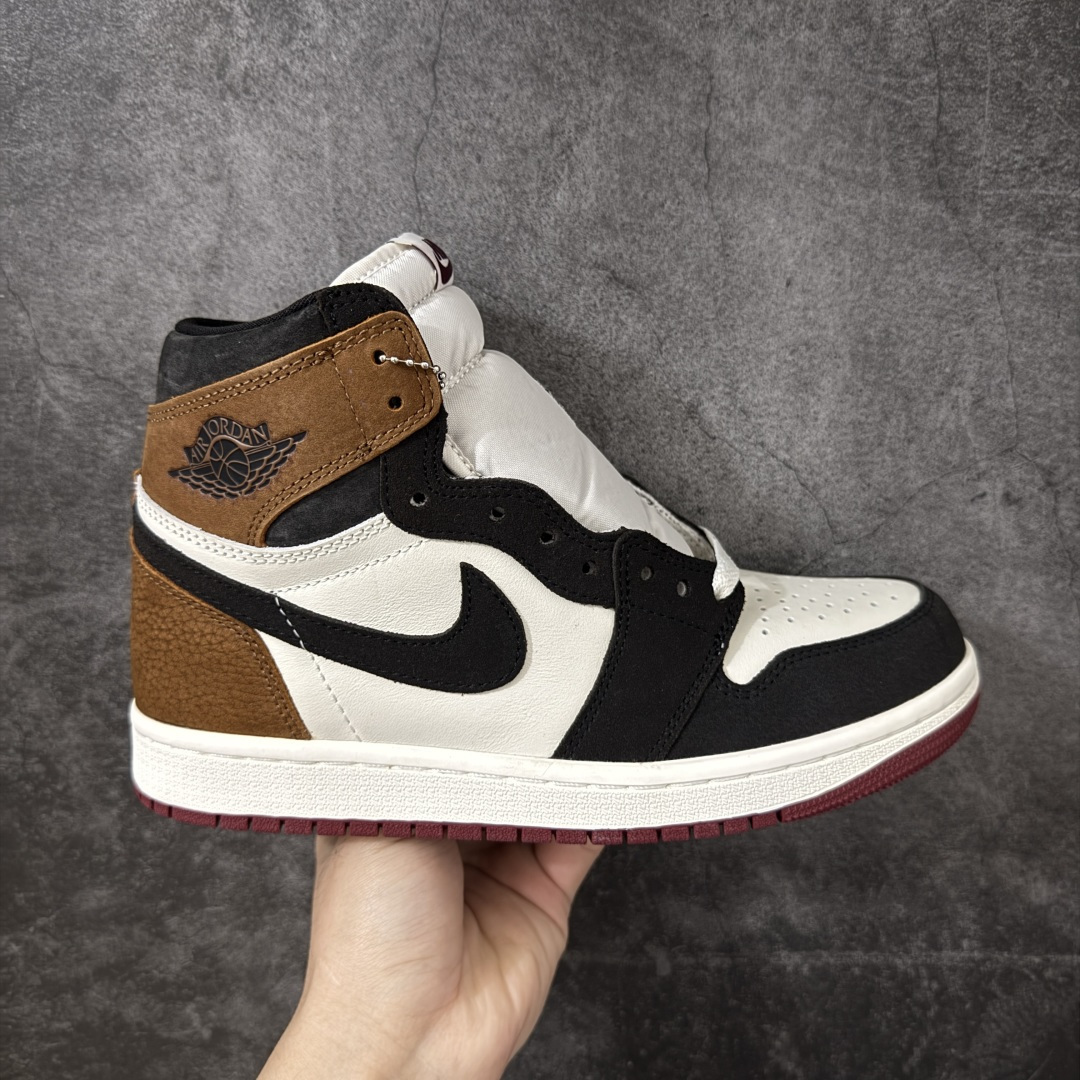 【KZ纯原】Air Jordan AJ1 Retro High 高帮 黑摩卡2.0 外贸特供批次 新配色不断更新开发 全套原纸板楦头开发 确保原汁原味 完美呈现一代版型 一比一鞋头弧度高度鞋身弧度 此版本只针对中端市场 细节品控鞋型随意秒杀市面同价位 鞋型完美 不臃肿别扭 头层皮料加持 用料绝不含糊 进口玻璃冲刀皮料裁剪零毛边 电脑针车工艺 超高鞋面清洁度 最高QC检验标准 控制溢胶瑕疵 原盒原配 飞翼3D高频深度立体 工艺方面大到整体鞋型 漏斗收腰 底线拉帮 LOGO立体程度 小到针眼排布 载片对称 冲孔效果 鞋标规范 鞋垫背胶等等 无一不是口碑收割 每双都是一个回头客 货号：DZ5485-201 尺码：36 36.5 37.5 38 38.5 39 40 40.5 41 42 42.5 43 44 44.5 45 46 47.5-选品中心