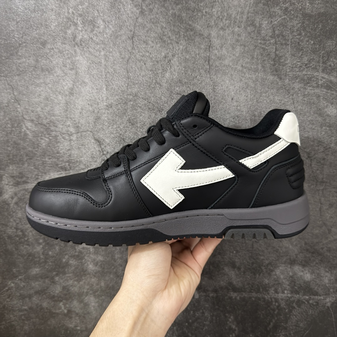 图片[2]-【原厂版】OFF-WHITE Out Of Office OW低帮时尚板鞋 白绿 全新版本 大厂出货 全头层软质皮料 质感满分💯 细节描述市场货 配件齐全 杨幂同款 由经典配色打造 箭头符号、ZipTie 标签、1ogo印花等经典元素皆在此呈现 让人一眼明了 Off-White 的潮流身份 单品以黑白配色皮质制成 饰有品牌标志性 zip Tie 束线带吊牌 侧面饰有 Arrows 图案 展现出品牌对街头风格的偏爱 原厂原档案开发 原盒原标原厂头层皮料 官方原版设计 做工细节全方位对比原鞋 尺码：35 36 37 38 39 40 41 42 43 44 45 46 47-选品中心
