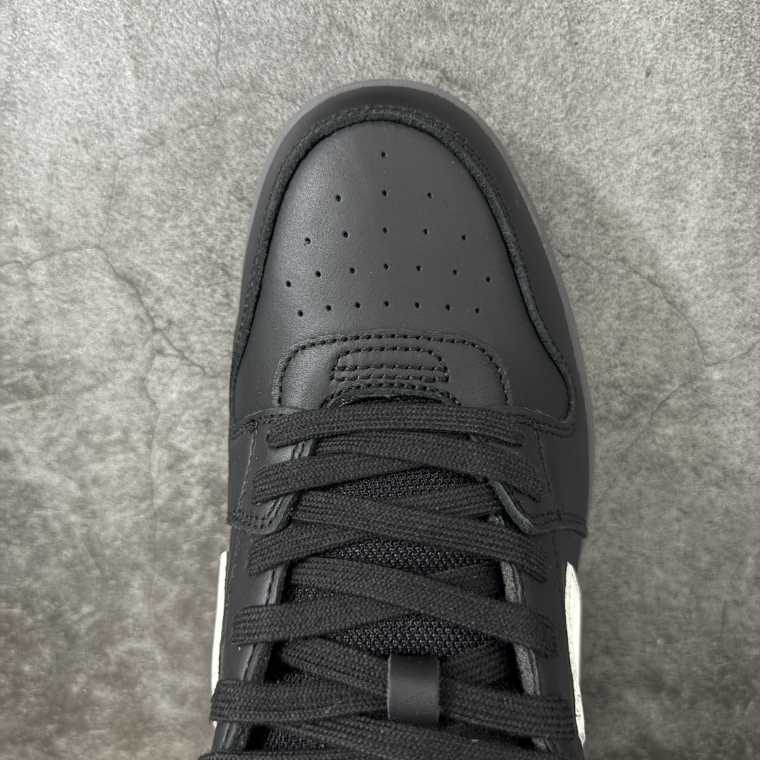 图片[5]-【原厂版】OFF-WHITE Out Of Office OW低帮时尚板鞋 白绿 全新版本 大厂出货 全头层软质皮料 质感满分💯 细节描述市场货 配件齐全 杨幂同款 由经典配色打造 箭头符号、ZipTie 标签、1ogo印花等经典元素皆在此呈现 让人一眼明了 Off-White 的潮流身份 单品以黑白配色皮质制成 饰有品牌标志性 zip Tie 束线带吊牌 侧面饰有 Arrows 图案 展现出品牌对街头风格的偏爱 原厂原档案开发 原盒原标原厂头层皮料 官方原版设计 做工细节全方位对比原鞋 尺码：35 36 37 38 39 40 41 42 43 44 45 46 47-选品中心