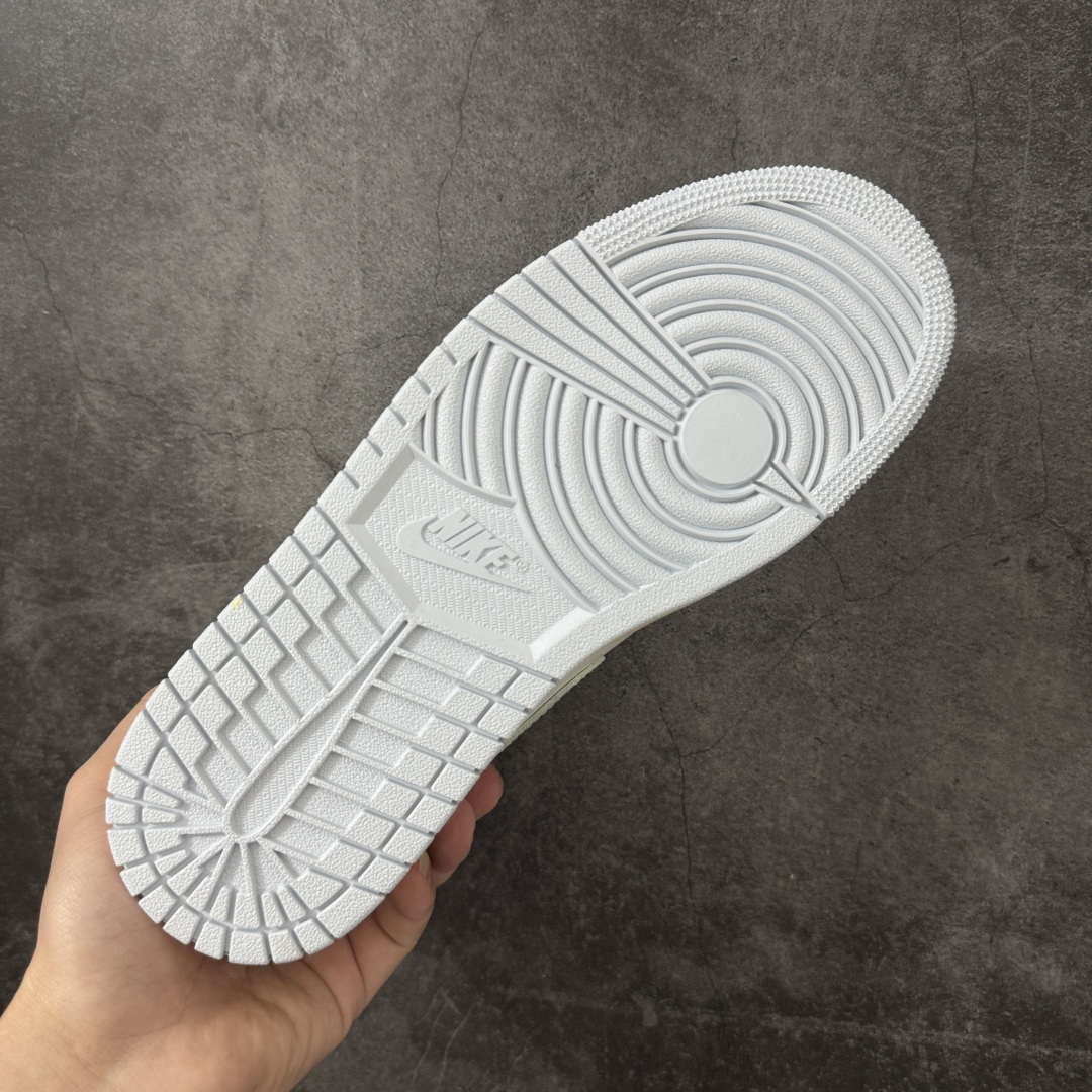 图片[9]-【DT纯原】Air Jordan Low AJ1 乔1马卡龙色 低帮文化休闲运动板鞋 DC0774-108  市面中低帮最具代表性版本没有之一 口碑大厂出品 品控大底版型不断改良更新 全套原纸板楦头开发 确保原汁原味 完美呈现版型 完美零毛边处理 原厂内置全掌气垫 价格定位良心 平台专用代工流水线出品 一眼公司既视感 拿到手的一瞬间就与众不同 碾压市面所有版本 全部原鞋开发 每一个配色都会采购原鞋确认细节 打破市面看图做货无好货之说 尺码：35.5-40-选品中心