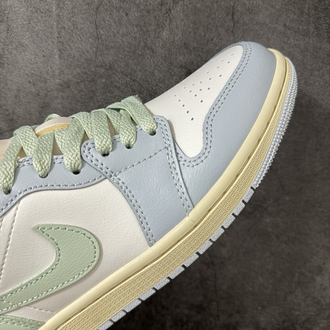 图片[6]-【DT纯原】Air Jordan Low AJ1 乔1马卡龙色 低帮文化休闲运动板鞋 DC0774-108  市面中低帮最具代表性版本没有之一 口碑大厂出品 品控大底版型不断改良更新 全套原纸板楦头开发 确保原汁原味 完美呈现版型 完美零毛边处理 原厂内置全掌气垫 价格定位良心 平台专用代工流水线出品 一眼公司既视感 拿到手的一瞬间就与众不同 碾压市面所有版本 全部原鞋开发 每一个配色都会采购原鞋确认细节 打破市面看图做货无好货之说 尺码：35.5-40-选品中心