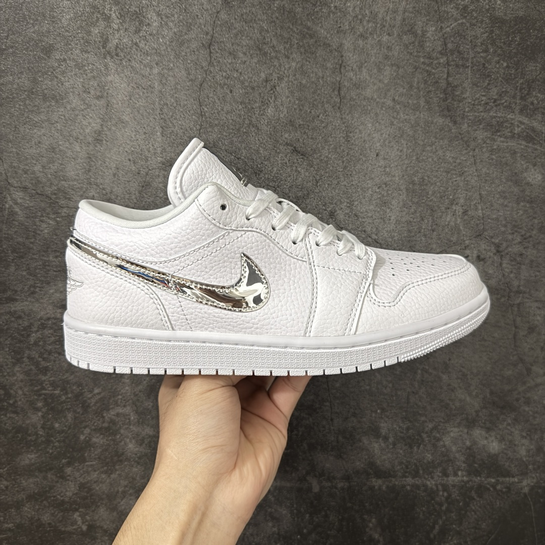 【DT纯原】Air Jordan Low AJ1 乔1马卡龙色 低帮文化休闲运动板鞋IQ9381-100  市面中低帮最具代表性版本没有之一 口碑大厂出品 品控大底版型不断改良更新 全套原纸板楦头开发 确保原汁原味 完美呈现版型 完美零毛边处理 原厂内置全掌气垫 价格定位良心 平台专用代工流水线出品 一眼公司既视感 拿到手的一瞬间就与众不同 碾压市面所有版本 全部原鞋开发 每一个配色都会采购原鞋确认细节 打破市面看图做货无好货之说 尺码：35.5-46-选品中心