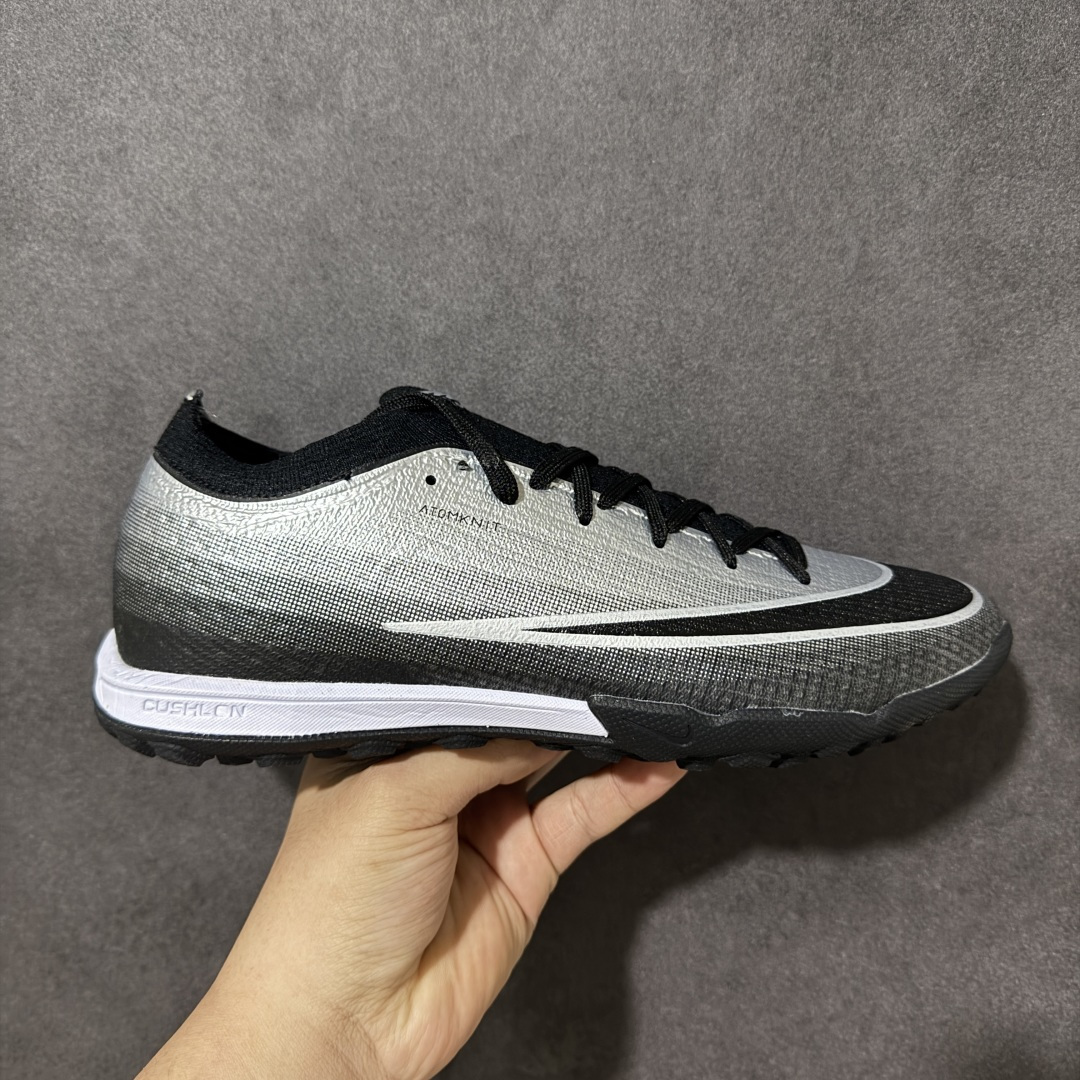 【公司级】NK Mercurial Vapor 17 Elite FG 刺客17轻量耐磨足球鞋 采用Flyknit+Gripknit+Atomknit组合鞋面，是历代最薄的Mercurial鞋面之一，干湿环境下都有出色控球，袜套式贴合、磨合周期短；升级的3/4长度Air Zoom气垫缓震，相比Vapor15覆盖面积更大，推进感更强 货号：FQ2608-302 尺码：36 37 38 39 40 41 42 43 44 45-选品中心