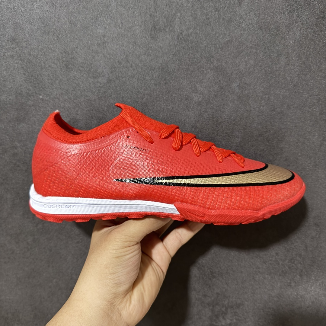 【公司级】NK Mercurial Vapor 17 Elite FG 刺客17轻量耐磨足球鞋 采用Flyknit+Gripknit+Atomknit组合鞋面，是历代最薄的Mercurial鞋面之一，干湿环境下都有出色控球，袜套式贴合、磨合周期短；升级的3/4长度Air Zoom气垫缓震，相比Vapor15覆盖面积更大，推进感更强 货号：HJ7326-615 尺码：36 37 38 39 40 41 42 43 44 45-选品中心