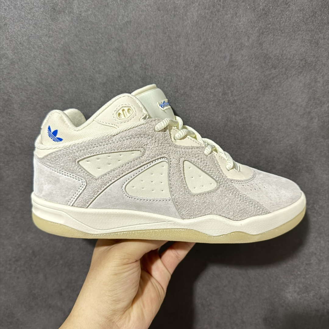 【公司级】adidas × Bad Bunny Badbo 1.0 经典百搭 中帮 篮球鞋 Bad Bunny联名款篮球鞋，中帮设计兼顾运动与日常，米色皮质鞋面搭配复古造型，适合搭配宽松服饰出街或休闲运动场合。 货号：KJ1488 尺码：36 36.5 37.5 38 38.5 39 40 40.5 41 42 42.5 43 44 44.5 45-选品中心
