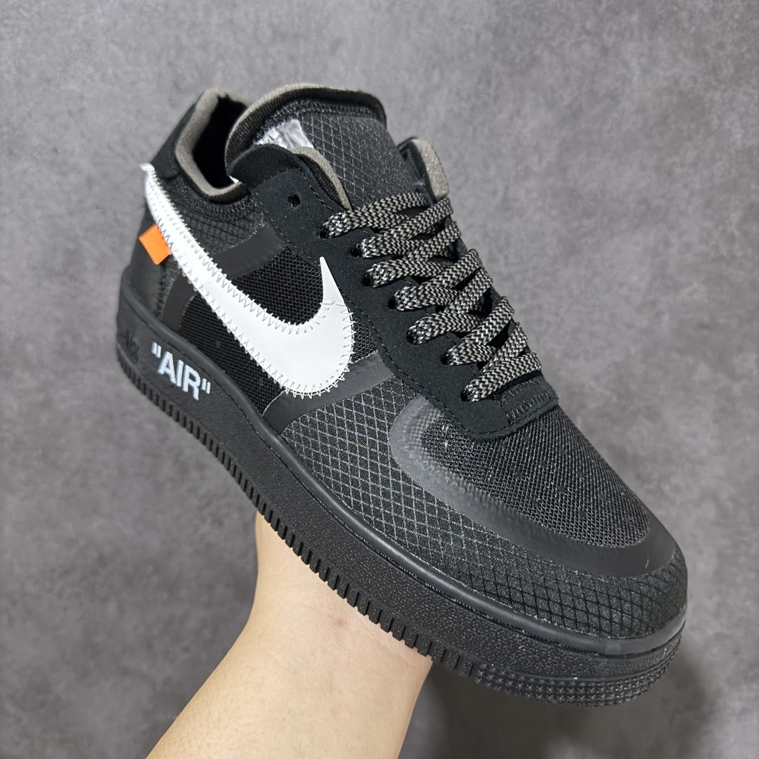 图片[3]-【公司级】Off-White x Nike Air Force 1 Low \”Black White\” OG款 OW x 耐克 空军一号 低帮 黑白拼接 2.0联名款 男女同款 以全黑的配色进行装扮，黑色调贯穿鞋身和鞋底，全新的OW x Nike Air Force 1依旧以结构、拼接进行装扮，以全黑配色进行渲染，黑色调贯穿鞋身和鞋底，使其更为沉稳百搭，鞋身两侧Stwoosh Logo和中底Air字样及鞋身多处说明文字均以白色点缀，与黑色主色形成鲜明反差。鞋身及鞋舌的标签点缀y橙色，使色彩更为丰富。 货号：AO4606-001 尺码：36 36.5 37.5 38 38.5 39 40 40.5 41 42 42.5 43 44 44.5 45-选品中心