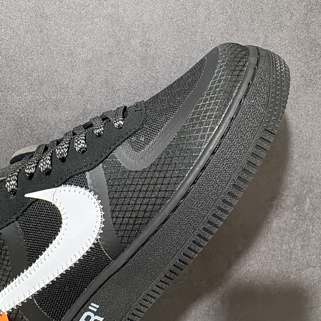 图片[8]-【公司级】Off-White x Nike Air Force 1 Low \”Black White\” OG款 OW x 耐克 空军一号 低帮 黑白拼接 2.0联名款 男女同款 以全黑的配色进行装扮，黑色调贯穿鞋身和鞋底，全新的OW x Nike Air Force 1依旧以结构、拼接进行装扮，以全黑配色进行渲染，黑色调贯穿鞋身和鞋底，使其更为沉稳百搭，鞋身两侧Stwoosh Logo和中底Air字样及鞋身多处说明文字均以白色点缀，与黑色主色形成鲜明反差。鞋身及鞋舌的标签点缀y橙色，使色彩更为丰富。 货号：AO4606-001 尺码：36 36.5 37.5 38 38.5 39 40 40.5 41 42 42.5 43 44 44.5 45-选品中心