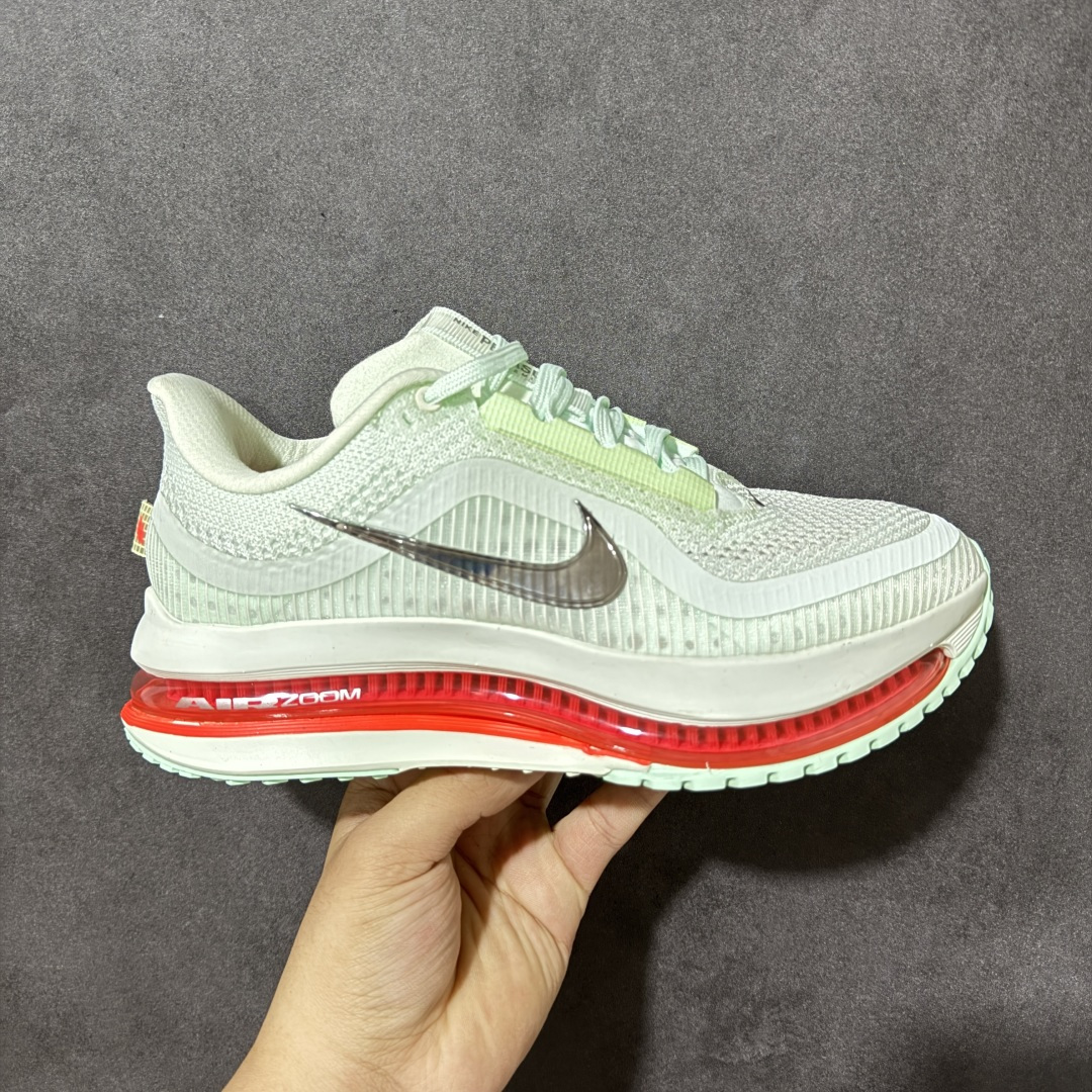 图片[4]-【公司级】Nike Air Zoom Pegasus Premium 耐克 新款气垫缓震休闲跑步鞋 Pegasus Premium 搭载了 Nike 最先进的三重技术 为跑者提供超强的响应缓冲 这款鞋被誉为有史以来响应最快的跑鞋 为跑者提供最大能量反馈 鞋面采用多层覆盖和加固设计 确保足够的支撑和结构 而鞋舌设计则增加了透气性 让跑者能够更轻松地奔跑 货号：HQ2593 尺码：36～46B-选品中心