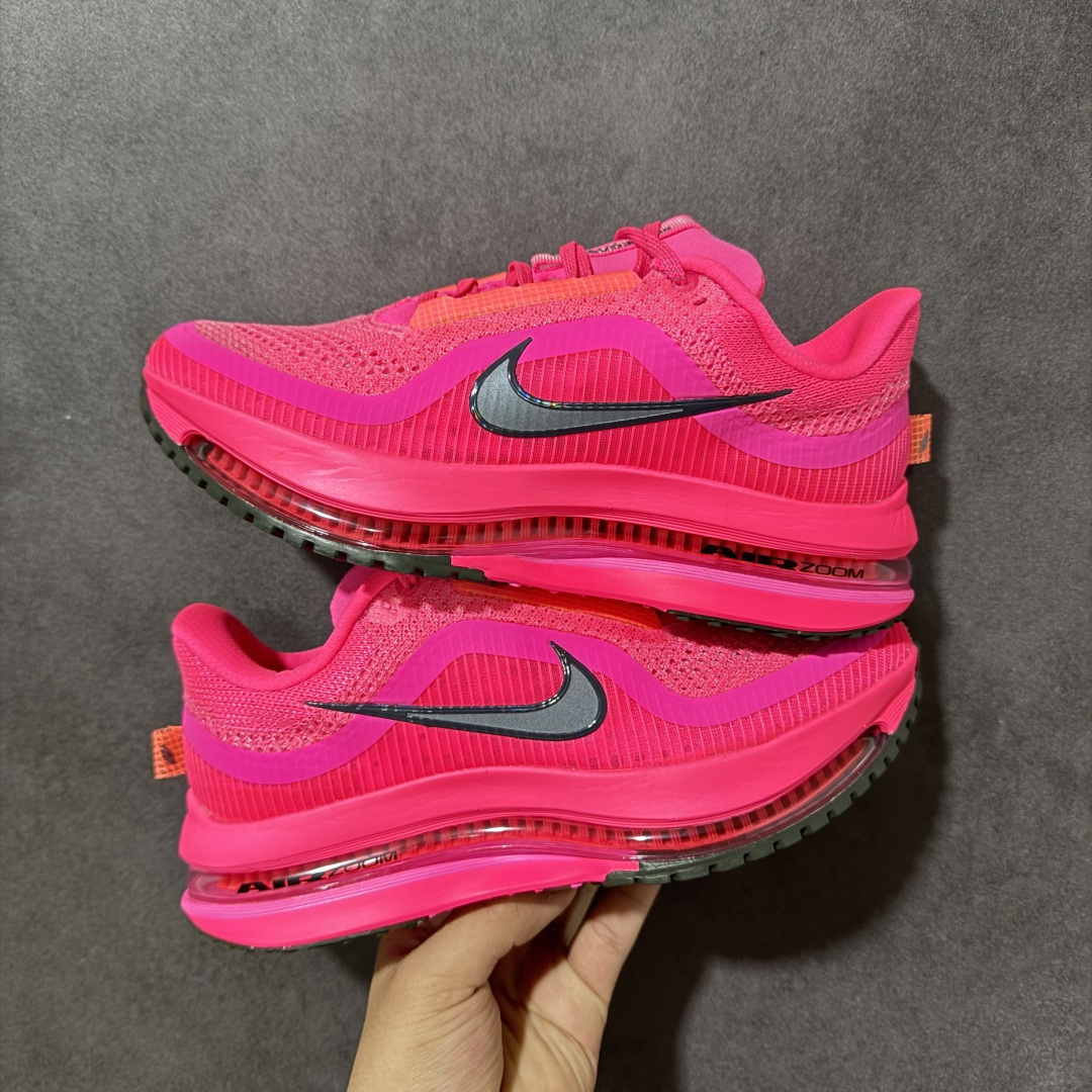 图片[3]-【公司级】Nike Air Zoom Pegasus Premium 耐克 新款气垫缓震休闲跑步鞋 Pegasus Premium 搭载了 Nike 最先进的三重技术 为跑者提供超强的响应缓冲 这款鞋被誉为有史以来响应最快的跑鞋 为跑者提供最大能量反馈 鞋面采用多层覆盖和加固设计 确保足够的支撑和结构 而鞋舌设计则增加了透气性 让跑者能够更轻松地奔跑 货号：HQ2593-001 尺码：36～46B-选品中心