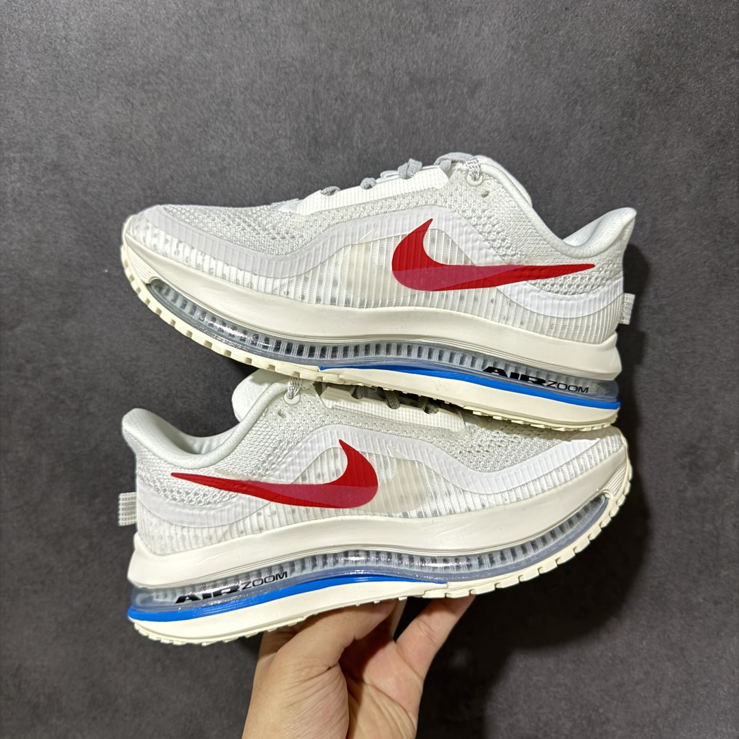 图片[10]-【公司级】Nike Air Zoom Pegasus Premium 耐克 新款气垫缓震休闲跑步鞋 Pegasus Premium 搭载了 Nike 最先进的三重技术 为跑者提供超强的响应缓冲 这款鞋被誉为有史以来响应最快的跑鞋 为跑者提供最大能量反馈 鞋面采用多层覆盖和加固设计 确保足够的支撑和结构 而鞋舌设计则增加了透气性 让跑者能够更轻松地奔跑 货号：HQ2593-001 尺码：36～46B-选品中心
