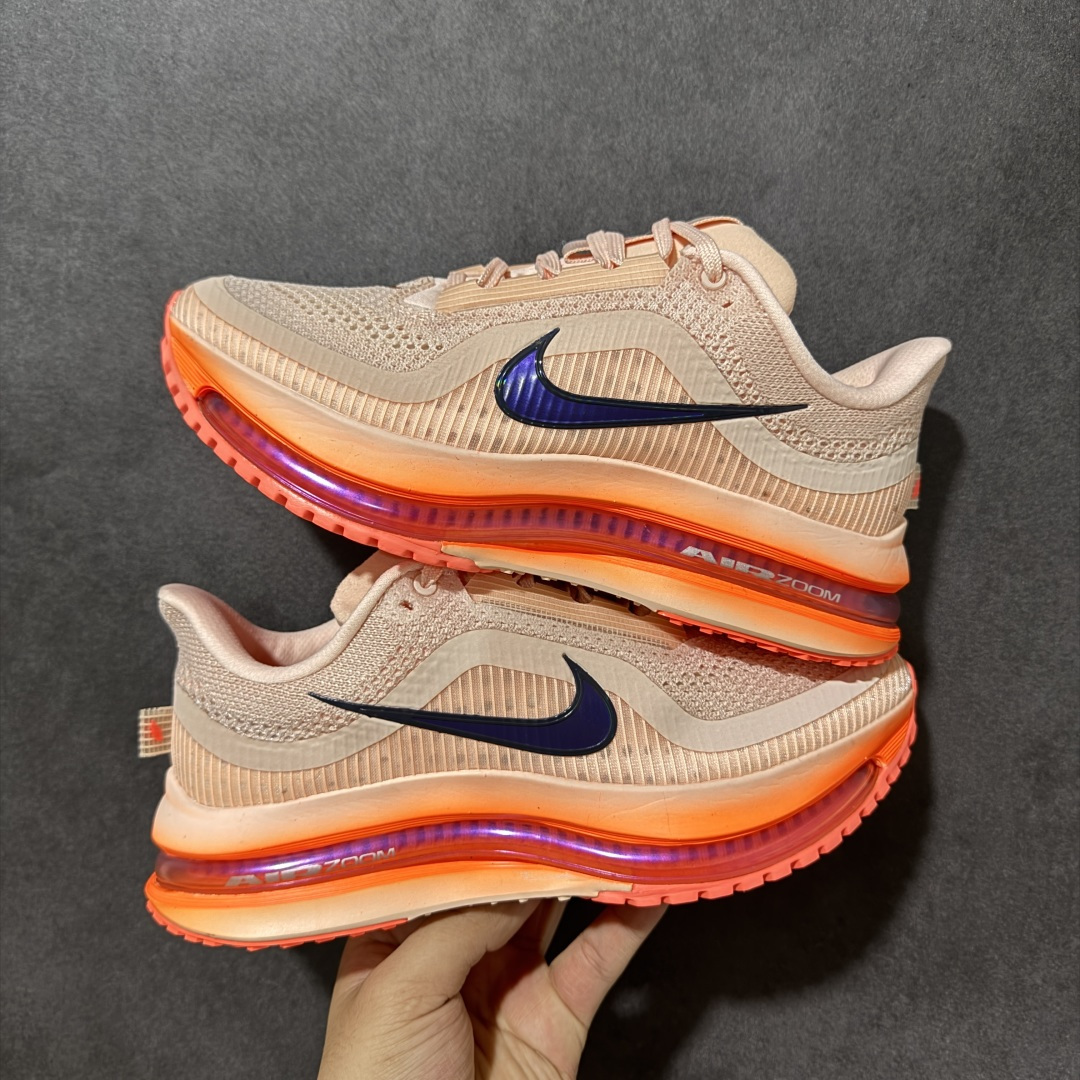 图片[9]-【公司级】Nike Air Zoom Pegasus Premium 耐克 新款气垫缓震休闲跑步鞋 Pegasus Premium 搭载了 Nike 最先进的三重技术 为跑者提供超强的响应缓冲 这款鞋被誉为有史以来响应最快的跑鞋 为跑者提供最大能量反馈 鞋面采用多层覆盖和加固设计 确保足够的支撑和结构 而鞋舌设计则增加了透气性 让跑者能够更轻松地奔跑 货号：HQ2593-001 尺码：36～46B-选品中心