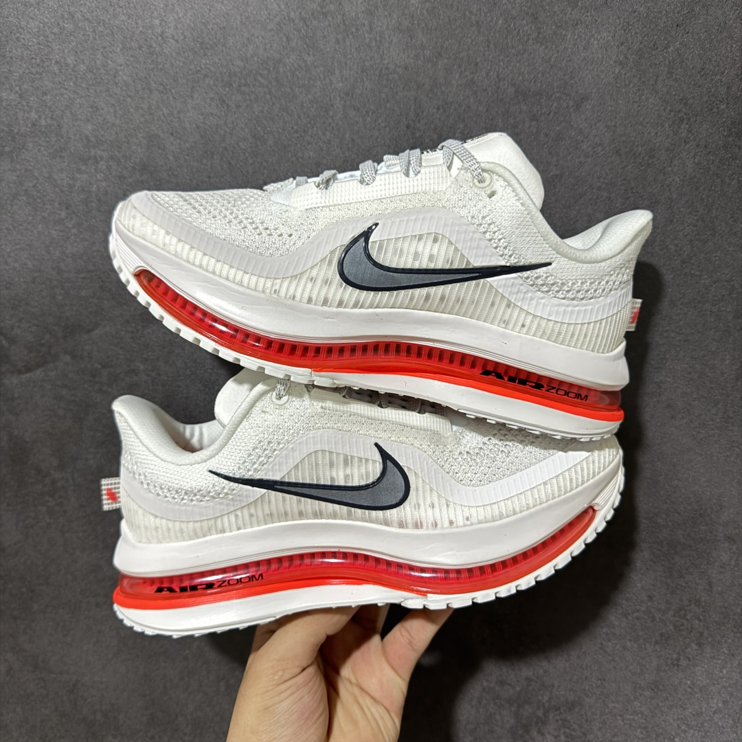 图片[13]-【公司级】Nike Air Zoom Pegasus Premium 耐克 新款气垫缓震休闲跑步鞋 Pegasus Premium 搭载了 Nike 最先进的三重技术 为跑者提供超强的响应缓冲 这款鞋被誉为有史以来响应最快的跑鞋 为跑者提供最大能量反馈 鞋面采用多层覆盖和加固设计 确保足够的支撑和结构 而鞋舌设计则增加了透气性 让跑者能够更轻松地奔跑 货号：HQ2593-001 尺码：36～46B-选品中心
