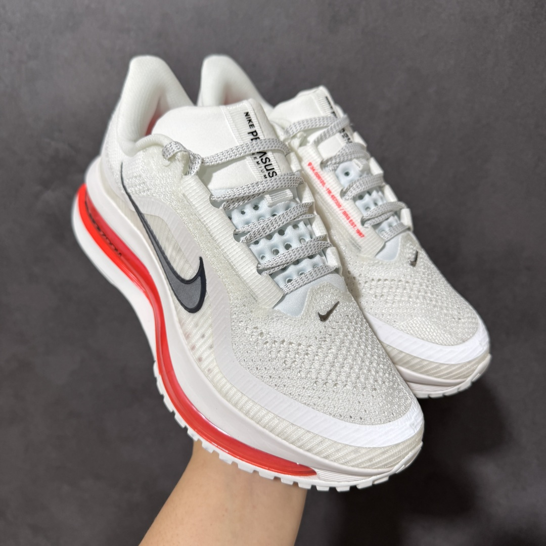 图片[13]-【公司级】Nike Air Zoom Pegasus Premium 耐克 新款气垫缓震休闲跑步鞋 Pegasus Premium 搭载了 Nike 最先进的三重技术 为跑者提供超强的响应缓冲 这款鞋被誉为有史以来响应最快的跑鞋 为跑者提供最大能量反馈 鞋面采用多层覆盖和加固设计 确保足够的支撑和结构 而鞋舌设计则增加了透气性 让跑者能够更轻松地奔跑 货号：HQ2593-001 尺码：36～46B-选品中心
