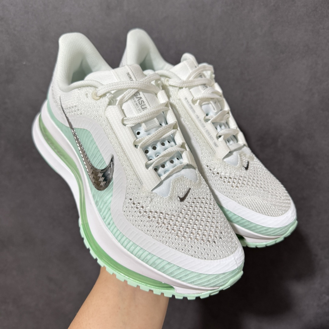 图片[8]-【公司级】Nike Air Zoom Pegasus Premium 耐克 新款气垫缓震休闲跑步鞋 Pegasus Premium 搭载了 Nike 最先进的三重技术 为跑者提供超强的响应缓冲 这款鞋被誉为有史以来响应最快的跑鞋 为跑者提供最大能量反馈 鞋面采用多层覆盖和加固设计 确保足够的支撑和结构 而鞋舌设计则增加了透气性 让跑者能够更轻松地奔跑 货号：HQ2593-001 尺码：36～46B-选品中心
