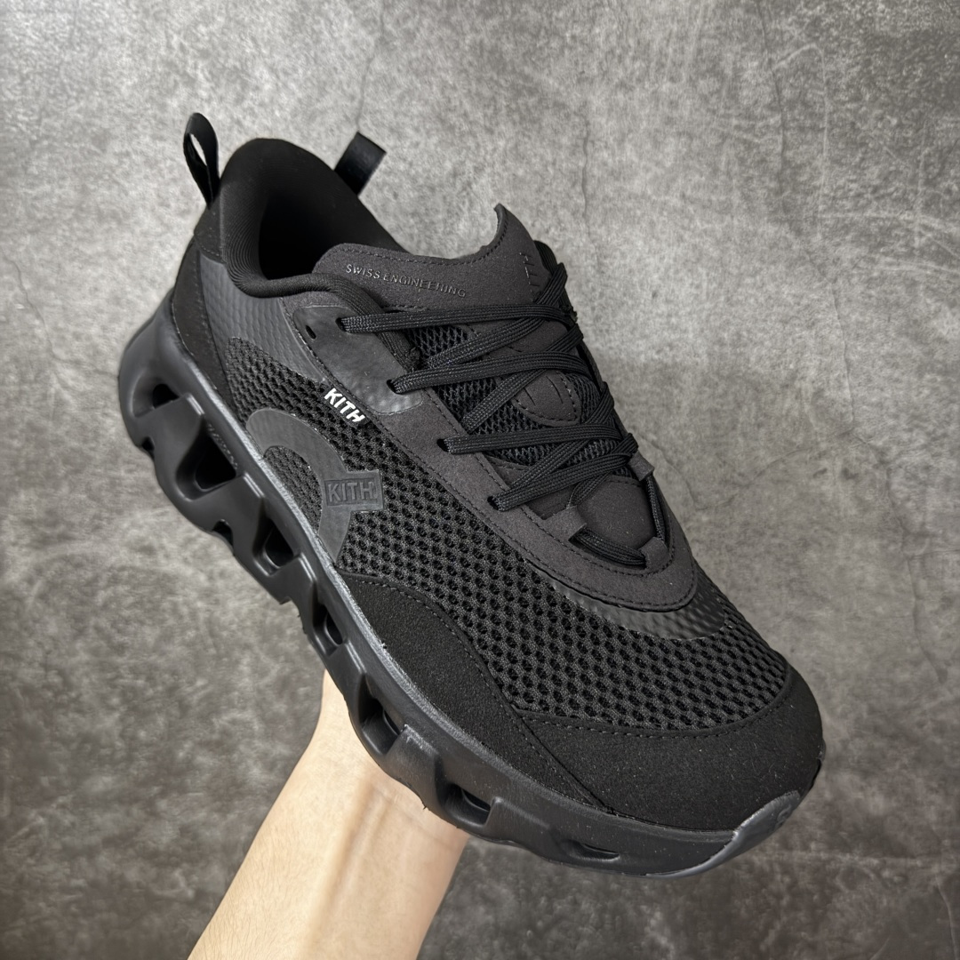 图片[3]-【OG纯原】KITH x ON 昂跑联名 Cloudswift K-Tech 1 系列 3MG10775560 低帮休闲跑步鞋 大厂出品 原版有1比1打造 配件齐全 外贸专供 尺码最大做到46码 市面最高还原度版本 打造最强品质 没有之一 全新开发的鞋面结构，用高透气网布拼了大面积的合成麂皮。这种材质碰撞脱离了普通跑鞋的塑料感，更有时装质感；搭载了On的CloudTec缓震科技和Helion超级泡棉，全新的Cloudswift鞋底结构，脚感和支撑性都拉满，外底还直接刻上了Kith的字母组合，彰显联名身份；翻开鞋底，是定制的Kith Monogram老花外底，既保留了On的专业感，又带点Kith标志性的精致灰调。 尺码：36 36.5 37.5 38 38.5 39 40 40.5 41 42 42.5 43 44 44.5 45 46-选品中心