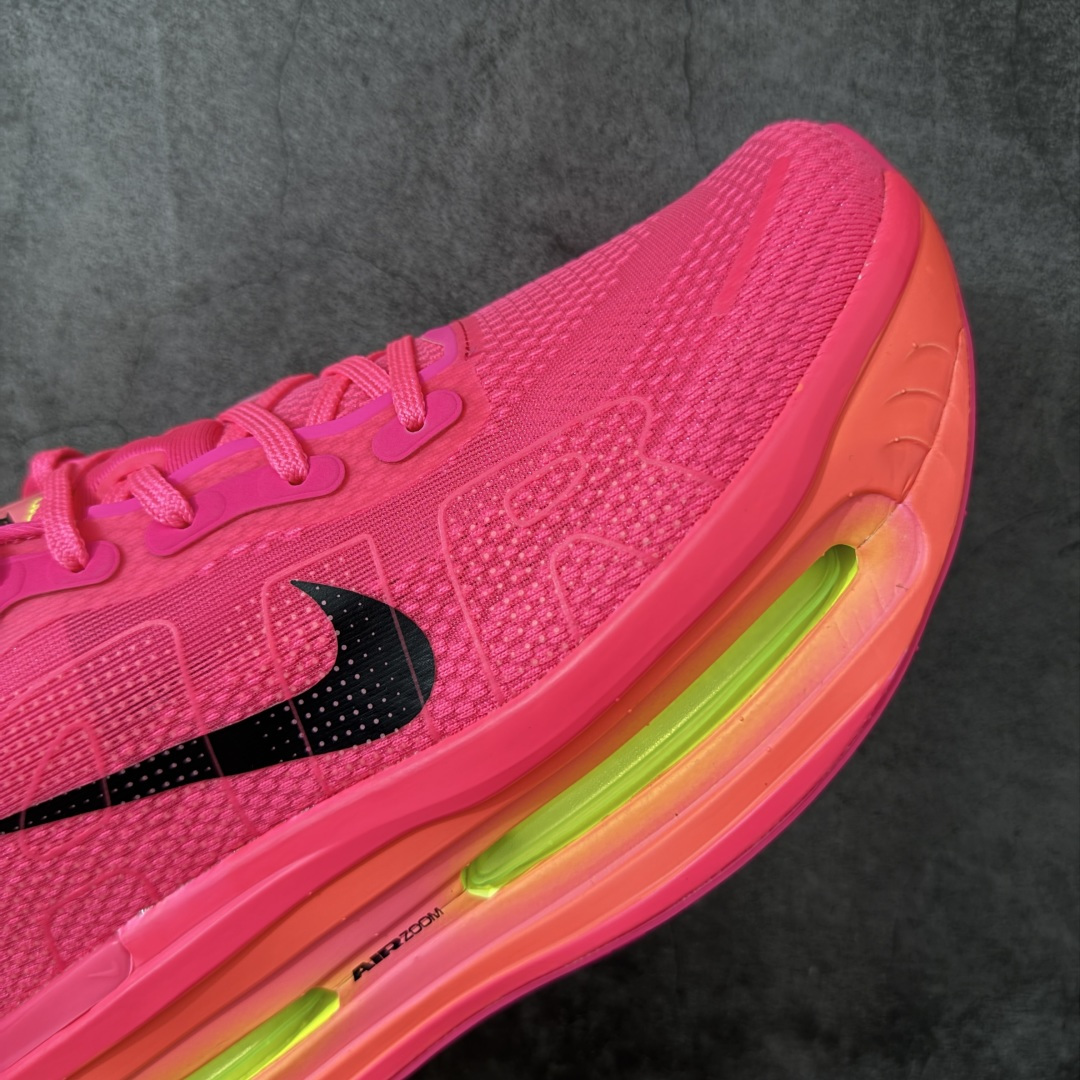 图片[6]-【XE纯原】NIKE VOMERO PREMIUM 全掌气垫缓震网面运动跑鞋 市场最强 没有之一 纯原生产线出品 原版开发 全部原材料 细节一比一打造 完美还原zp脚感 正确前后分离式两片纤维柱气垫 上下包裹超软弹泡棉 正确组合大底 区别市场通货 版型完美 鞋面材料同步原版1：1 全部原版开发校对 欢迎对比💪🏻 Nike 运用 Air技术专利，推出 Nike Pegasus Premium，沿用经典 Pegasus 系列产品深受跑者喜爱的缓震功能，并配置 Nike 首款可见式塑形 Air Zoom 气垫。 全掌可见的AirZoom首次在Pegasus系列中出现，模仿了Vaporfly的碳板曲线，增强了跑步时的流畅过渡。 货号：HM5973-603 尺码：36-46（半）-选品中心