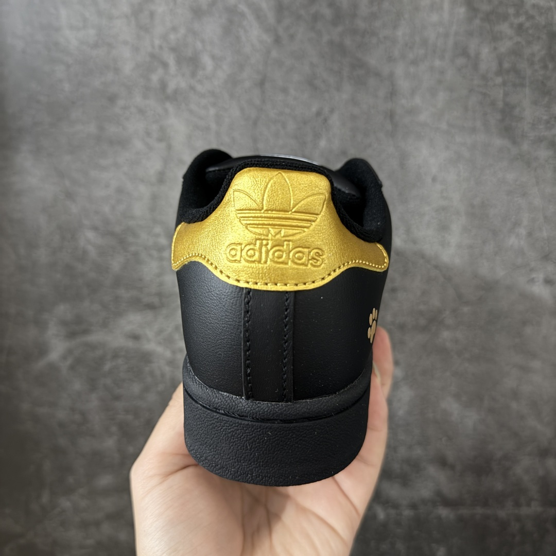 图片[4]-【H11顶级头层版】adidas originals Superstar 2 贝壳头 简约经典 舒适时尚 复古板鞋 男女同款 白黄 货号：JH9977 全新升级版 皮料改进至头层原厂皮 原盒 原底原料 开模打造 原厂织唛鞋标 高精密准度 原楦原纸板开发 匹配原版98%以上 后跟垫棉独家呈现 反口里弧度正确 原厂鞋垫 背胶 后跟电绣针数 与正品一致 原厂皮料 原厂车缝线 质感无敌 皮料切割干净 无任何毛边 清洁度细节完美 进口港宝加持 后跟自然饱满 还原公司包裹性 鞋面采用原装数据贴合技术 全方位贴合包裹脚型 鞋跟部鞋底牵引设计 提供强大的抓地性能 更适应不同实战场地路面 尺码：35.5 36 36.5 37.5 38 38.5 39 40 40.5 41 42 42.5 43 44 45-选品中心