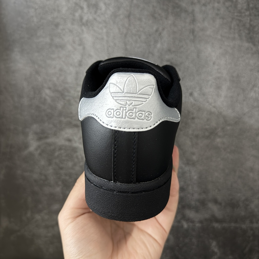 图片[4]-【H11顶级头层版】adidas originals Superstar 2 贝壳头 简约经典 舒适时尚 复古板鞋 男女同款 白黄 货号：JH9977 全新升级版 皮料改进至头层原厂皮 原盒 原底原料 开模打造 原厂织唛鞋标 高精密准度 原楦原纸板开发 匹配原版98%以上 后跟垫棉独家呈现 反口里弧度正确 原厂鞋垫 背胶 后跟电绣针数 与正品一致 原厂皮料 原厂车缝线 质感无敌 皮料切割干净 无任何毛边 清洁度细节完美 进口港宝加持 后跟自然饱满 还原公司包裹性 鞋面采用原装数据贴合技术 全方位贴合包裹脚型 鞋跟部鞋底牵引设计 提供强大的抓地性能 更适应不同实战场地路面 尺码：35.5 36 36.5 37.5 38 38.5 39 40 40.5 41 42 42.5 43 44 45-选品中心