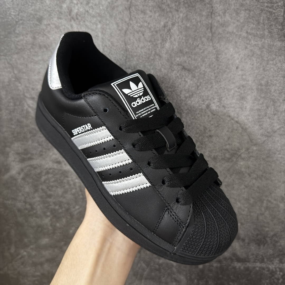 图片[3]-【H11顶级头层版】adidas originals Superstar 2 贝壳头 简约经典 舒适时尚 复古板鞋 男女同款 白黄 货号：JH9977 全新升级版 皮料改进至头层原厂皮 原盒 原底原料 开模打造 原厂织唛鞋标 高精密准度 原楦原纸板开发 匹配原版98%以上 后跟垫棉独家呈现 反口里弧度正确 原厂鞋垫 背胶 后跟电绣针数 与正品一致 原厂皮料 原厂车缝线 质感无敌 皮料切割干净 无任何毛边 清洁度细节完美 进口港宝加持 后跟自然饱满 还原公司包裹性 鞋面采用原装数据贴合技术 全方位贴合包裹脚型 鞋跟部鞋底牵引设计 提供强大的抓地性能 更适应不同实战场地路面 尺码：35.5 36 36.5 37.5 38 38.5 39 40 40.5 41 42 42.5 43 44 45-选品中心