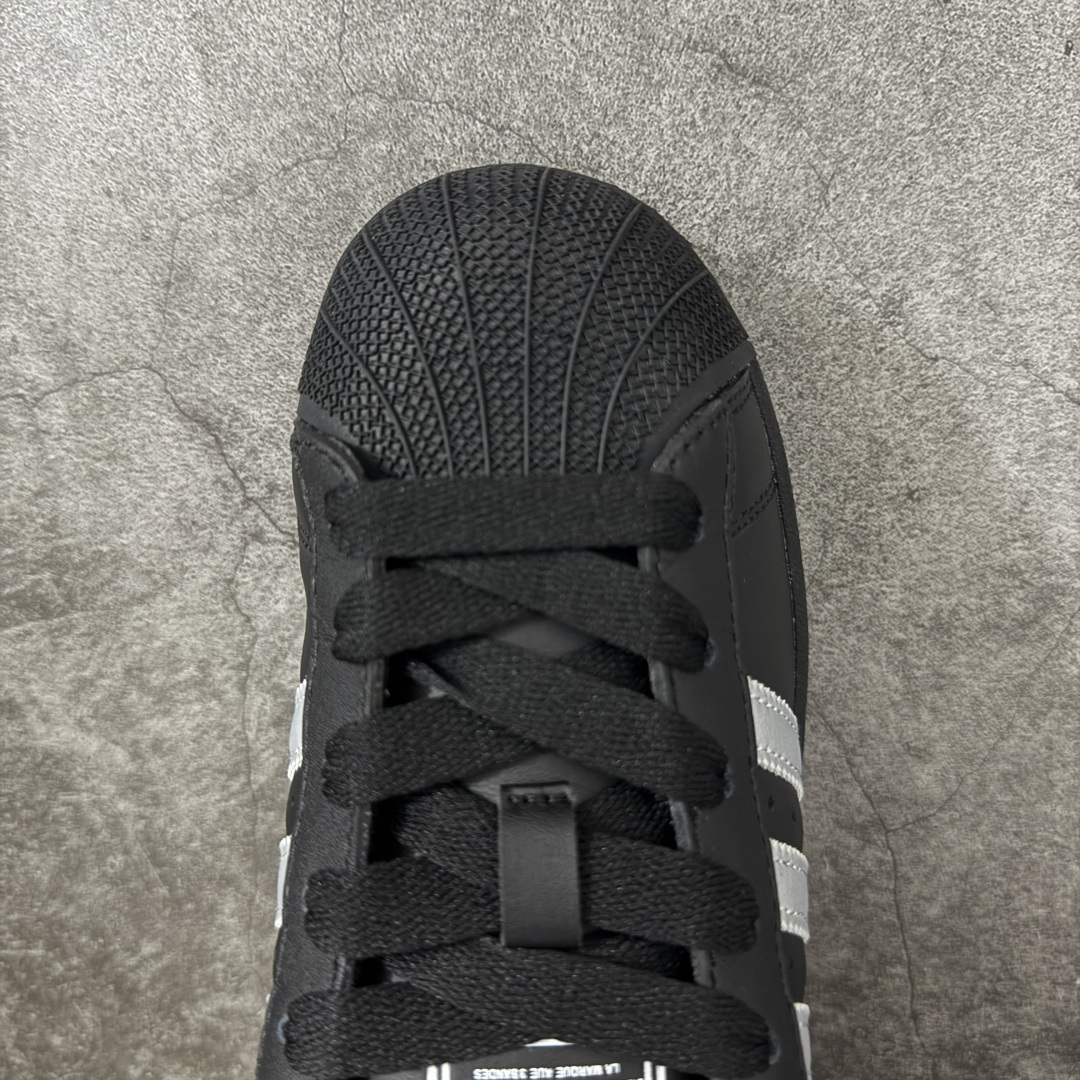 图片[5]-【H11顶级头层版】adidas originals Superstar 2 贝壳头 简约经典 舒适时尚 复古板鞋 男女同款 白黄 货号：JH9977 全新升级版 皮料改进至头层原厂皮 原盒 原底原料 开模打造 原厂织唛鞋标 高精密准度 原楦原纸板开发 匹配原版98%以上 后跟垫棉独家呈现 反口里弧度正确 原厂鞋垫 背胶 后跟电绣针数 与正品一致 原厂皮料 原厂车缝线 质感无敌 皮料切割干净 无任何毛边 清洁度细节完美 进口港宝加持 后跟自然饱满 还原公司包裹性 鞋面采用原装数据贴合技术 全方位贴合包裹脚型 鞋跟部鞋底牵引设计 提供强大的抓地性能 更适应不同实战场地路面 尺码：35.5 36 36.5 37.5 38 38.5 39 40 40.5 41 42 42.5 43 44 45-选品中心