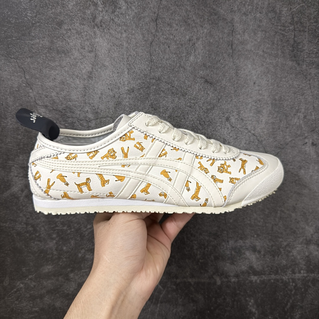 【K13头层版】Onitsuka Tiger Mexico 66 亚瑟士鬼冢虎复古经典板鞋 平台专供 原鞋开发 采用原厂材料 全头层纳帕细纹皮面 质感无敌 全新玻璃刀切割皮料 超高清洁度 纹路、色泽、皮心颜色 质感百分百还原 海外订单工厂出品 超成熟稳定的做工品控 原装全套纸板楦头开发 原汁原味 完美呈现版型 私模正确鞋底咬花纹路 一比一鞋头弧度高度鞋身弧度 绝不口嗨 细节品控鞋型随意秒杀市面 原档咬花纹路私模大底 一个单元有六个三角形 总体形拼接呈现花瓣状 官方四联吊牌 原装Ortholite轻量化鞋垫 原盒原配 质保卡 说明书 钢印防尘纸 纸板中底带钢印 乳胶组合鞋垫带足弓 支持全方位的对比专柜 尺码：36 37 37.5 38 39 39.5 40 40.5 41.5 42 42.5 43.5 44 44.5 45-选品中心