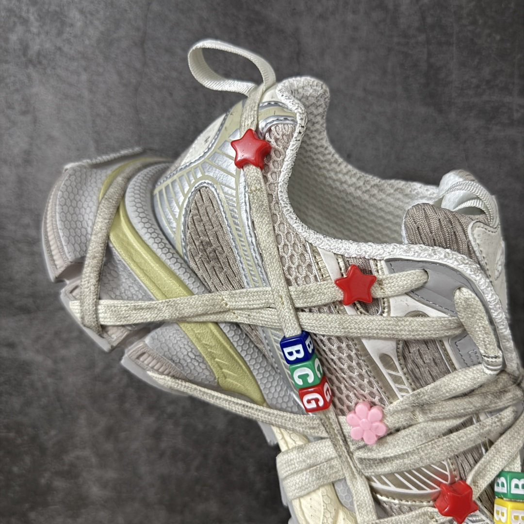 图片[7]-【X版纯原】BALENCIAGA 3XL Sneakers 巴黎世家十代网布系带低帮走秀复古老爹鞋 全新版本 全新顶端品质 全套原纸板楦头开发 最原汁原味的灵魂版型 全鞋荧光划线卡点 胶水把控整洁度追求极致完美 每一双都是工艺品 多重QC质检 超越公司货的品控标准 实实在在的免检产品 原盒原配 正确字体电绣 粗细、位置、大小正确 侧边TPU 透气孔匹配意产原版 正确分离大底 TPU软底 原版一致大底LOGO 立体感十足 原厂皮料水洗做旧 采购原厂网纱 不含皮革 网布材料和聚氨酯 磨损效果 鞋头边缘和后帮 Balenciaga 徽标 鞋面和后跟凸印尺码 鞋舌 3XL 橡胶品牌标识和反光细节 鞋帮拉袢和鞋舌拉祥 配反光细节 备用鞋带在鞋履前侧 可在穿着前取下 便于不同造型搭配 正常尺码 尺码：35 36 37 38 39 40 41 42 43 44 45 46-选品中心