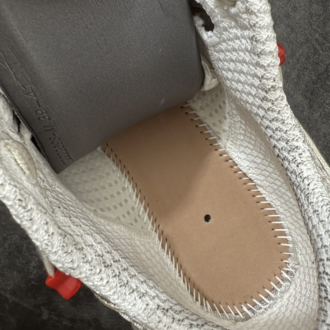 图片[9]-【X版纯原】BALENCIAGA 3XL Sneakers 巴黎世家十代网布系带低帮走秀复古老爹鞋 全新版本 全新顶端品质 全套原纸板楦头开发 最原汁原味的灵魂版型 全鞋荧光划线卡点 胶水把控整洁度追求极致完美 每一双都是工艺品 多重QC质检 超越公司货的品控标准 实实在在的免检产品 原盒原配 正确字体电绣 粗细、位置、大小正确 侧边TPU 透气孔匹配意产原版 正确分离大底 TPU软底 原版一致大底LOGO 立体感十足 原厂皮料水洗做旧 采购原厂网纱 不含皮革 网布材料和聚氨酯 磨损效果 鞋头边缘和后帮 Balenciaga 徽标 鞋面和后跟凸印尺码 鞋舌 3XL 橡胶品牌标识和反光细节 鞋帮拉袢和鞋舌拉祥 配反光细节 备用鞋带在鞋履前侧 可在穿着前取下 便于不同造型搭配 正常尺码 尺码：35 36 37 38 39 40 41 42 43 44 45 46-选品中心