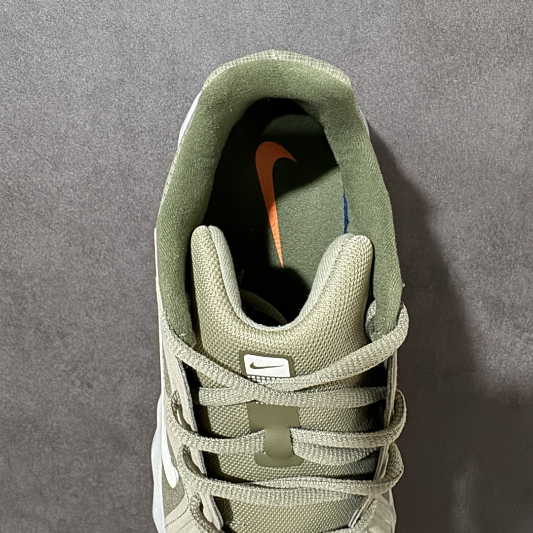 图片[6]-【公司级】耐克（NIKE）男女款METRO TEK (GS)运动休闲鞋 鞋面选用了高透气性的网眼材质，确保足部在长时间活动中依然保持干爽。这种材料不仅柔软贴合，还能有效促进空气流通，减少闷热和异味产生。鞋侧的装饰条与品牌标识形成色彩呼应，增强视觉连贯性。鞋舌与鞋带统一采用同色系设计，保持整体协调美感。鞋底采用分区域缓震布局，关键受力点进行强化处理，有效吸收冲击力。底部采用耐磨橡胶材质，配合多向纹理刻痕，带来出色的抓地性能。无论地面湿滑还是略有倾斜，都能牢牢贴合，降低滑倒风险。弯曲槽设计合理分布于前掌与中部，顺应自然步态，提升行走灵活性。即使在复杂地形中移动，也能保持稳定节奏。 货号： HQ2312-900 尺码：36 37.5 38 39 40 41 42 43 44 45-选品中心